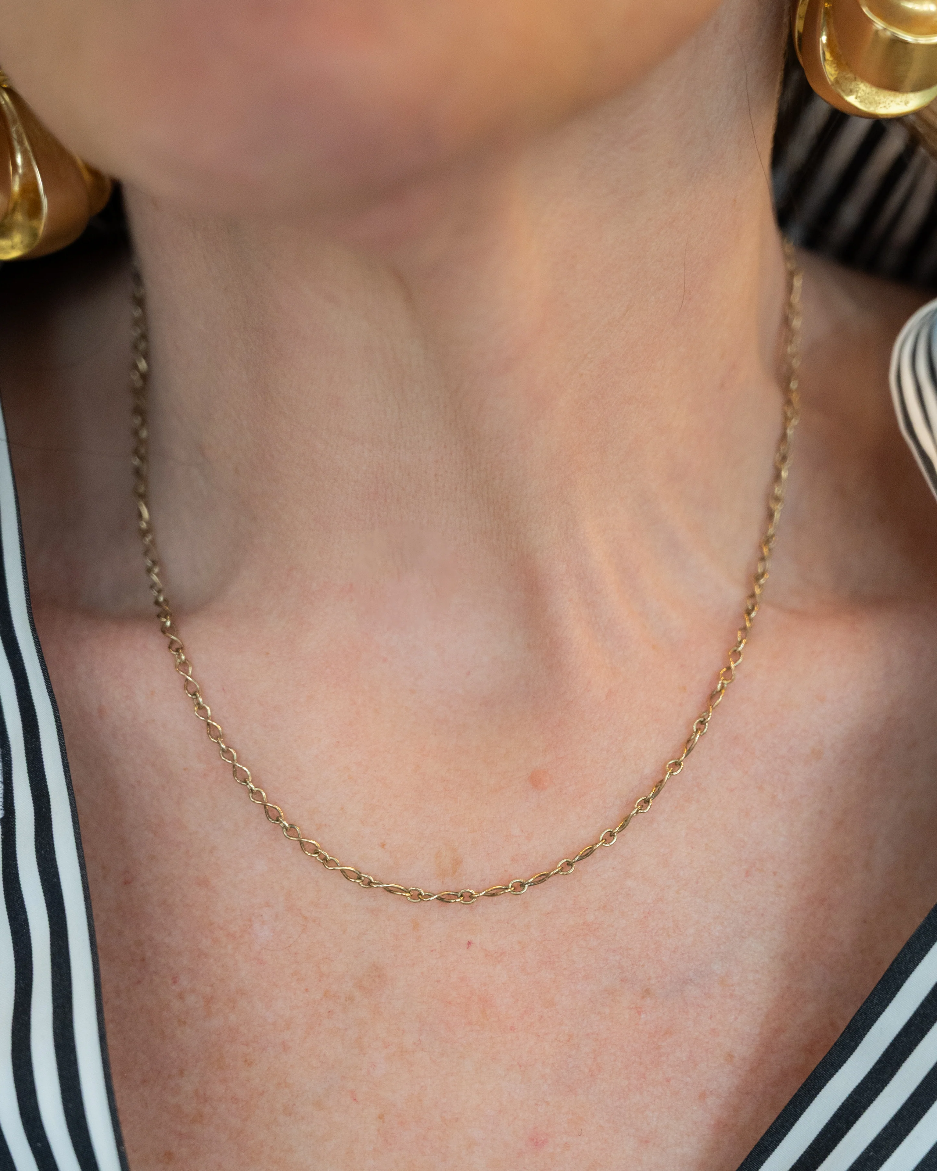 .01 Diamond Infinity Link Chain Necklace in 18k - Image 6