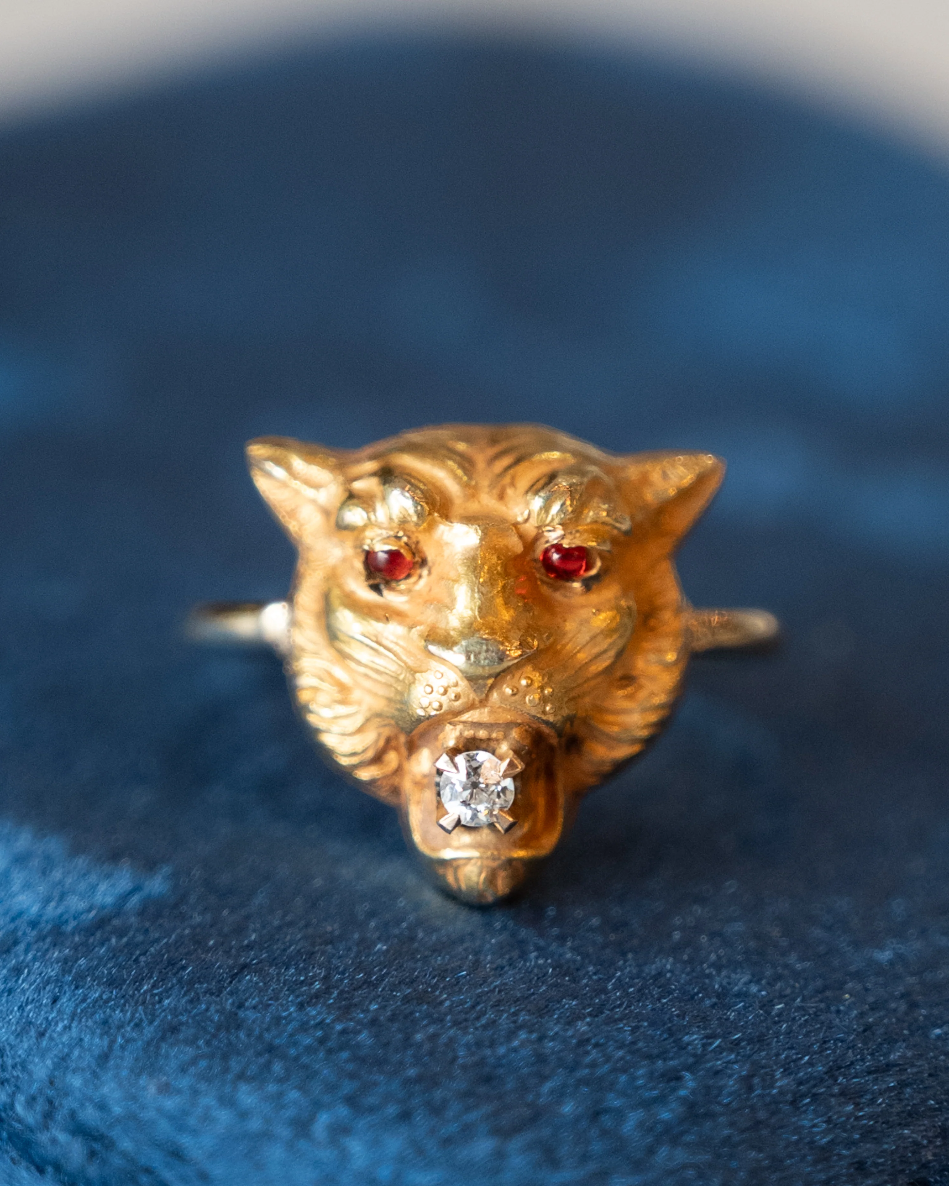 .06 Antique Victorian Tiger Ring in 10k Yellow Gold - Image 6