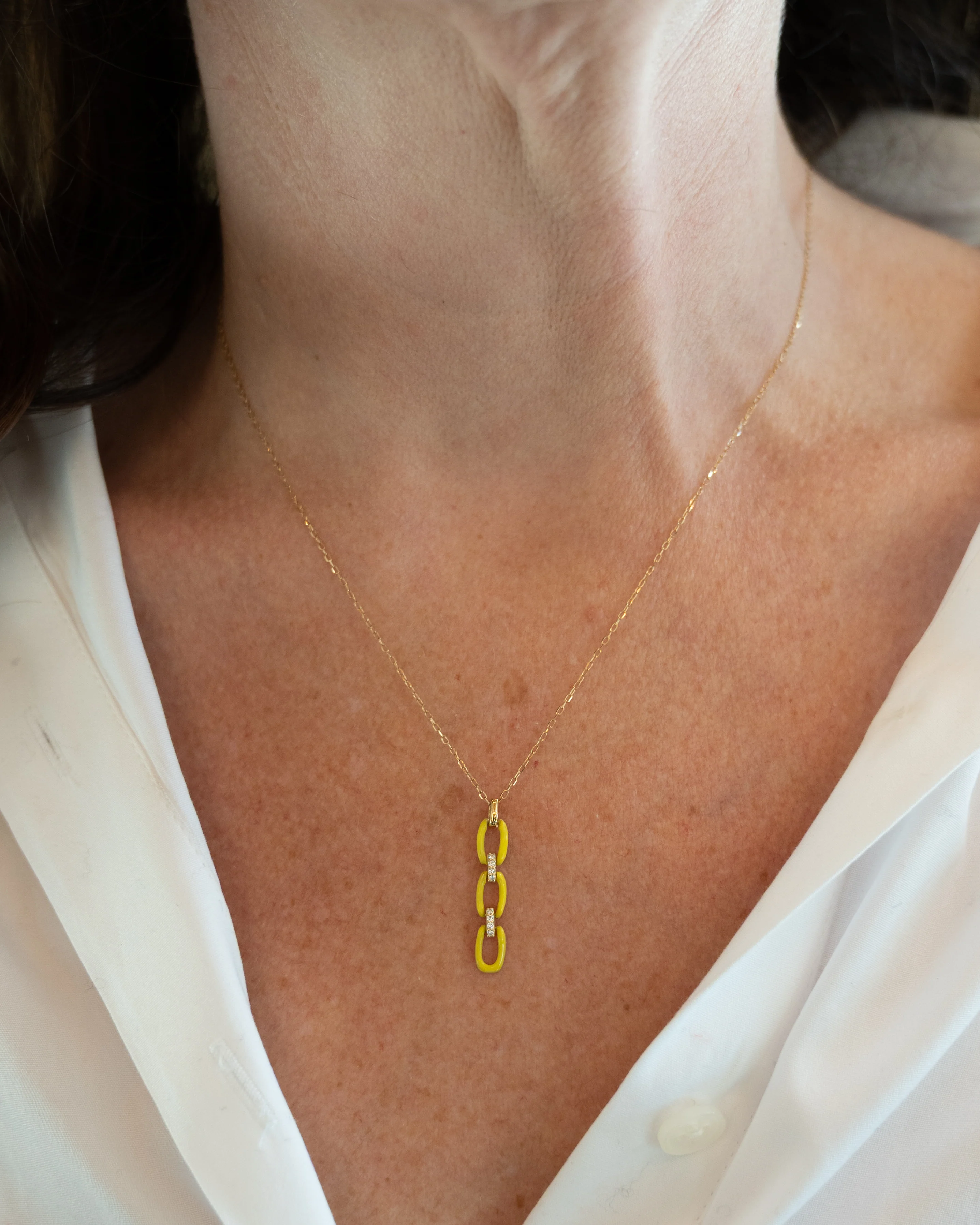 .07 Diamond Chain Link Pendant 18k Yellow Gold - Image 6