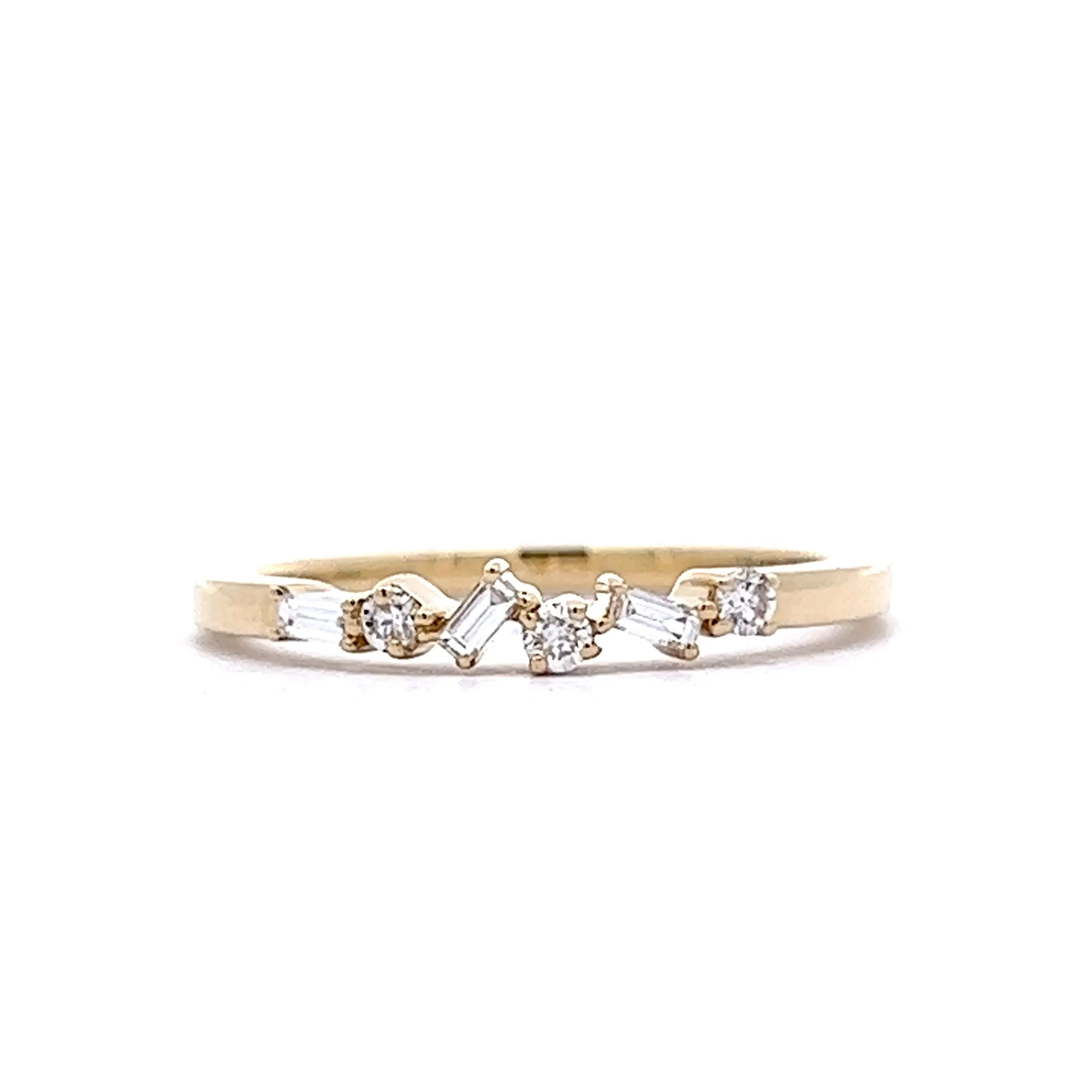 Baguette & Round Diamond Wedding Band in 14k Yellow Gold