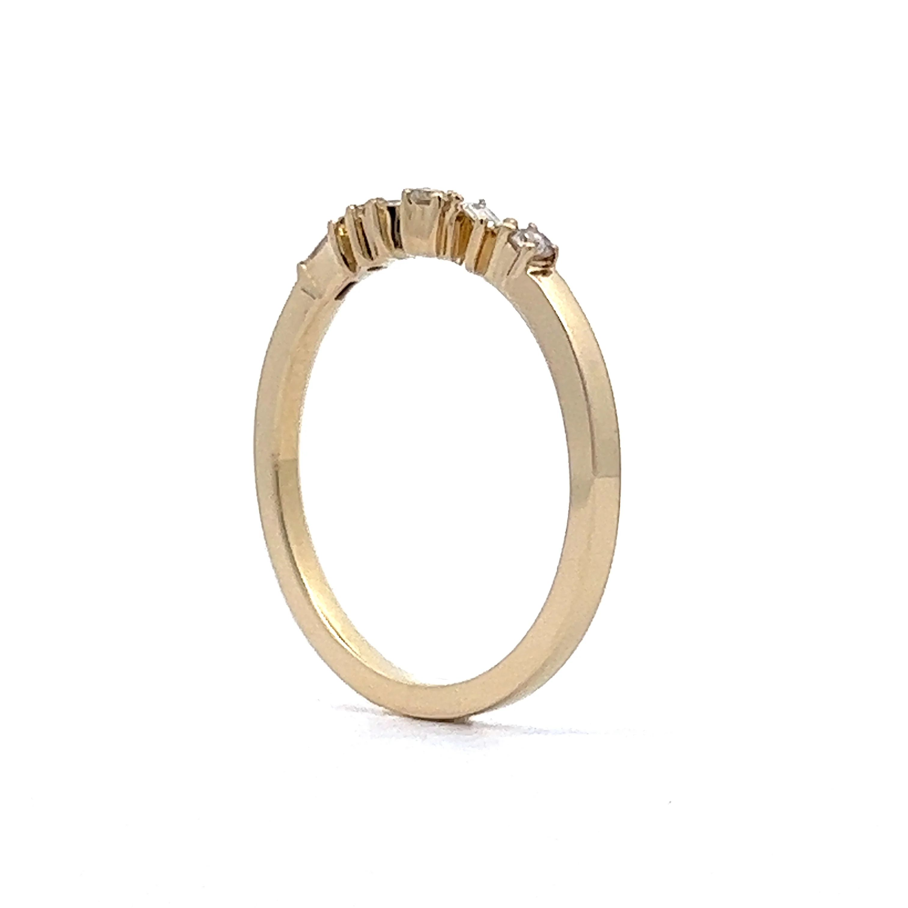 Baguette & Round Diamond Wedding Band in 14k Yellow Gold - Image 4