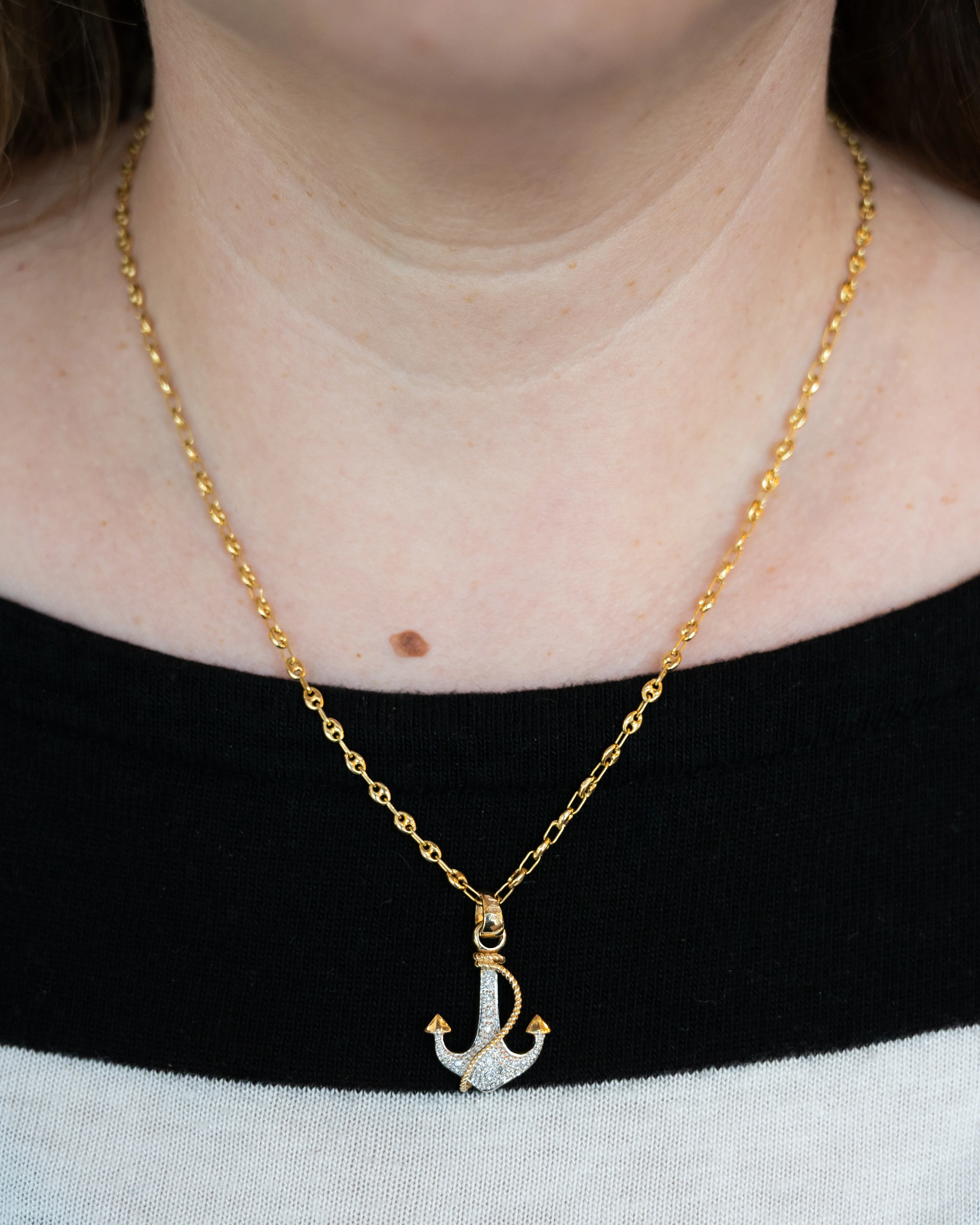 .09 Diamond Anchor Pendant in 14k Yellow Gold - Image 6