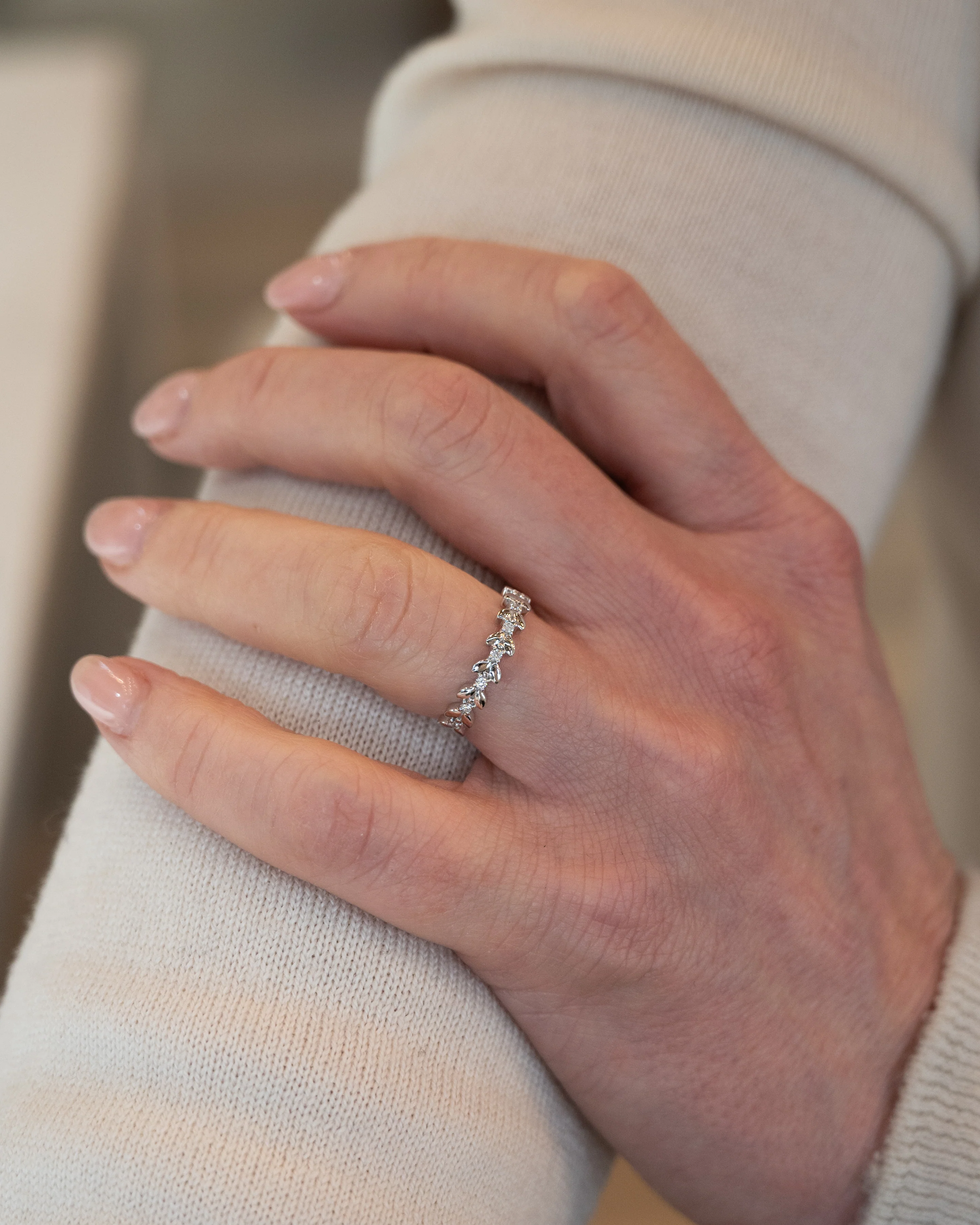 .09 Leaf Textured Diamond Wedding Band 14k - Image 7