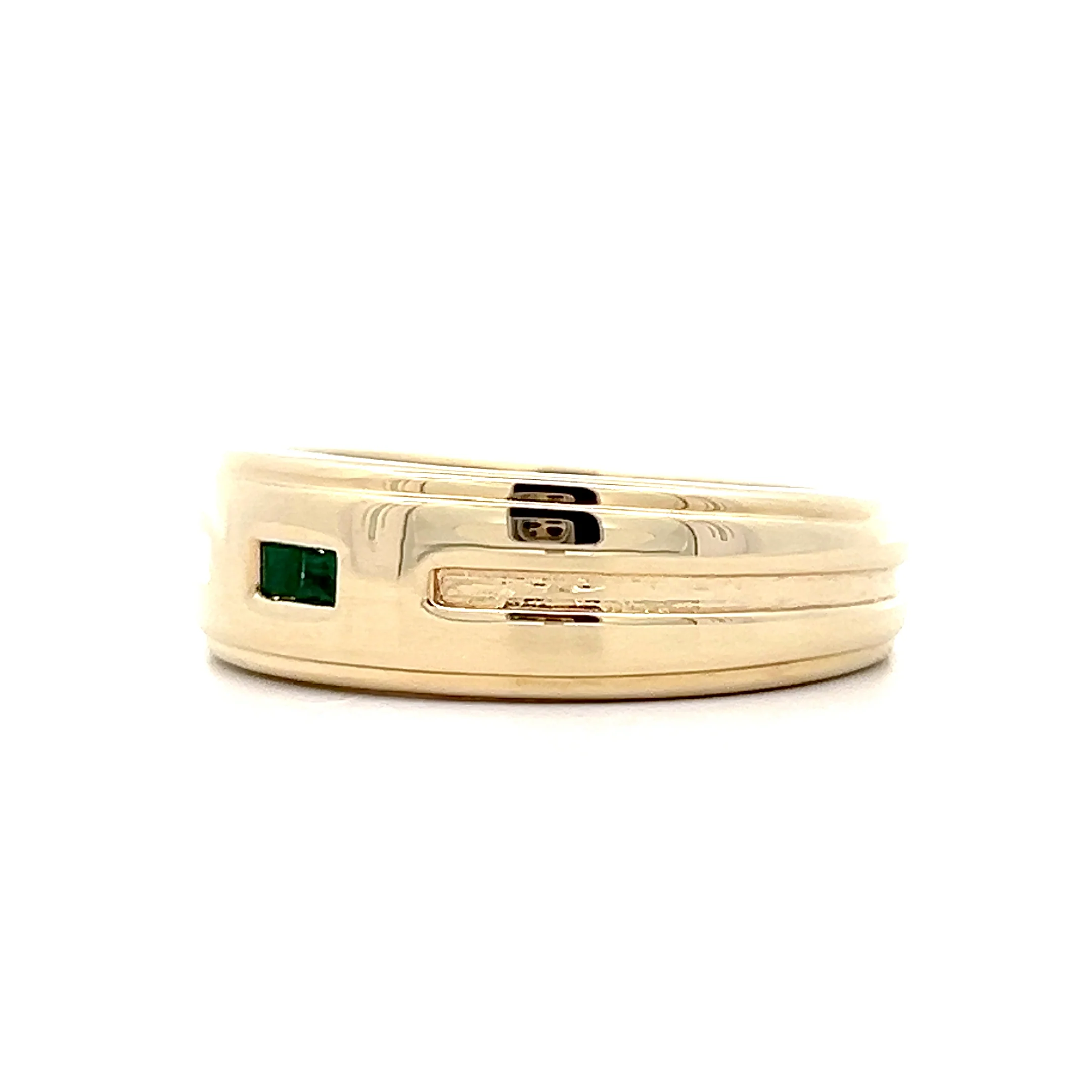 .09 Men's Flush Set Emerald Wedding Band in 10k - Image 2