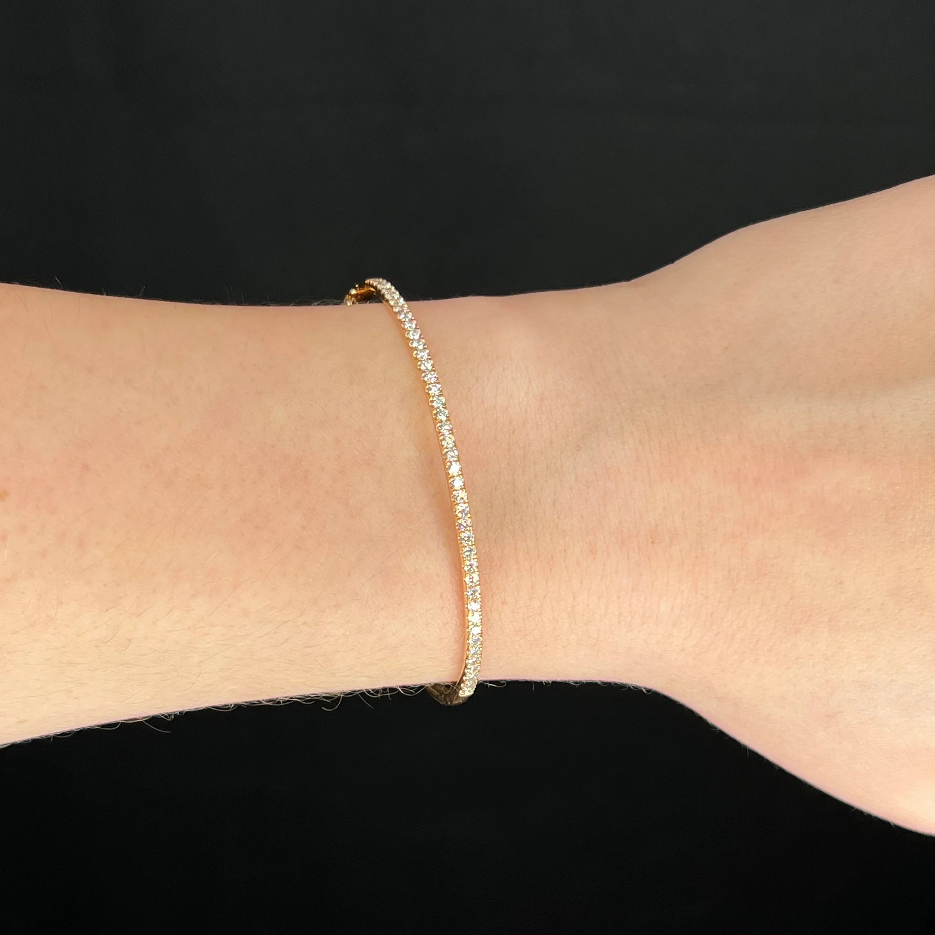 1.00 Carat Diamond Bangle Bracelet in 18k Yellow Gold - Image 4