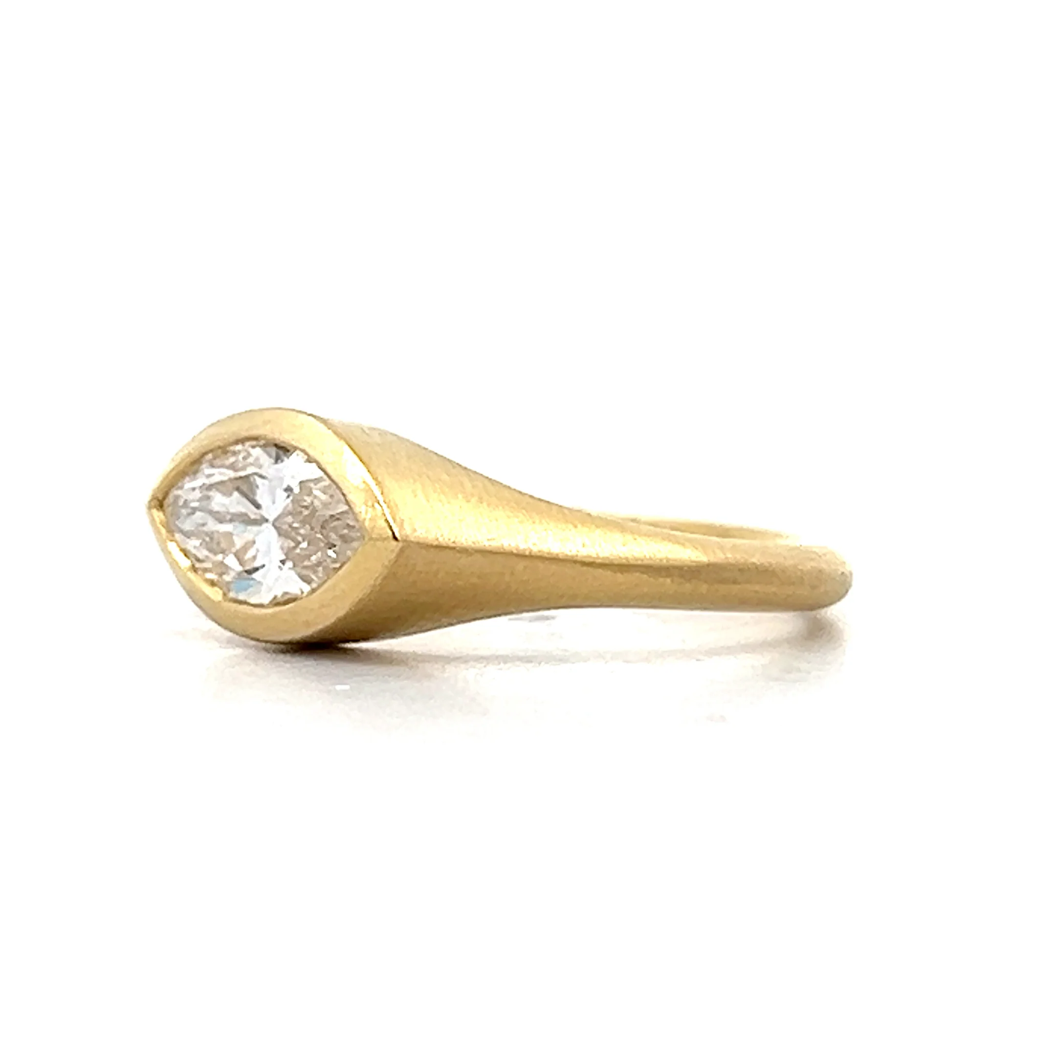 1.00 Marquise Diamond Solitaire Engagement Ring 18k - Image 2