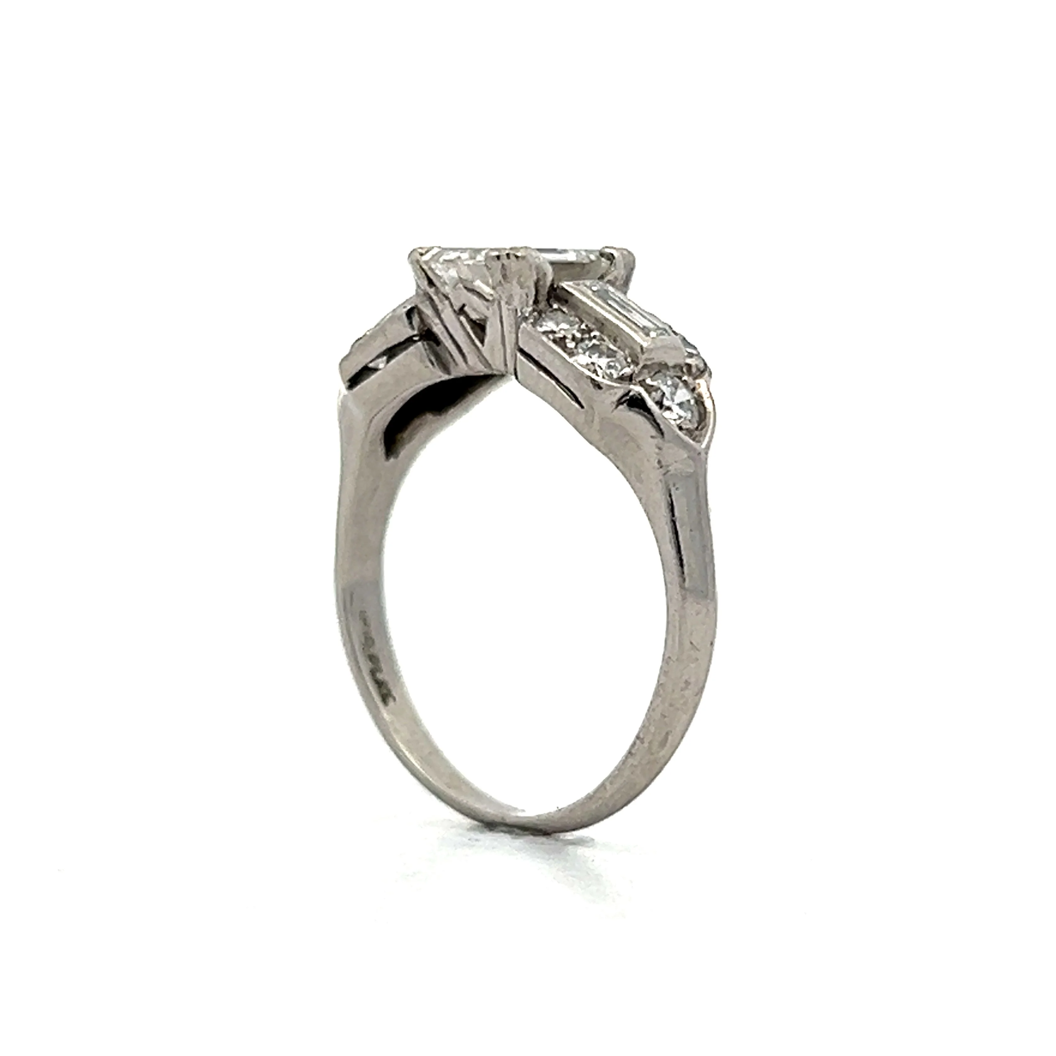 1.01 Art Deco Emerald Cut Engagement ring in Platinum - Image 5