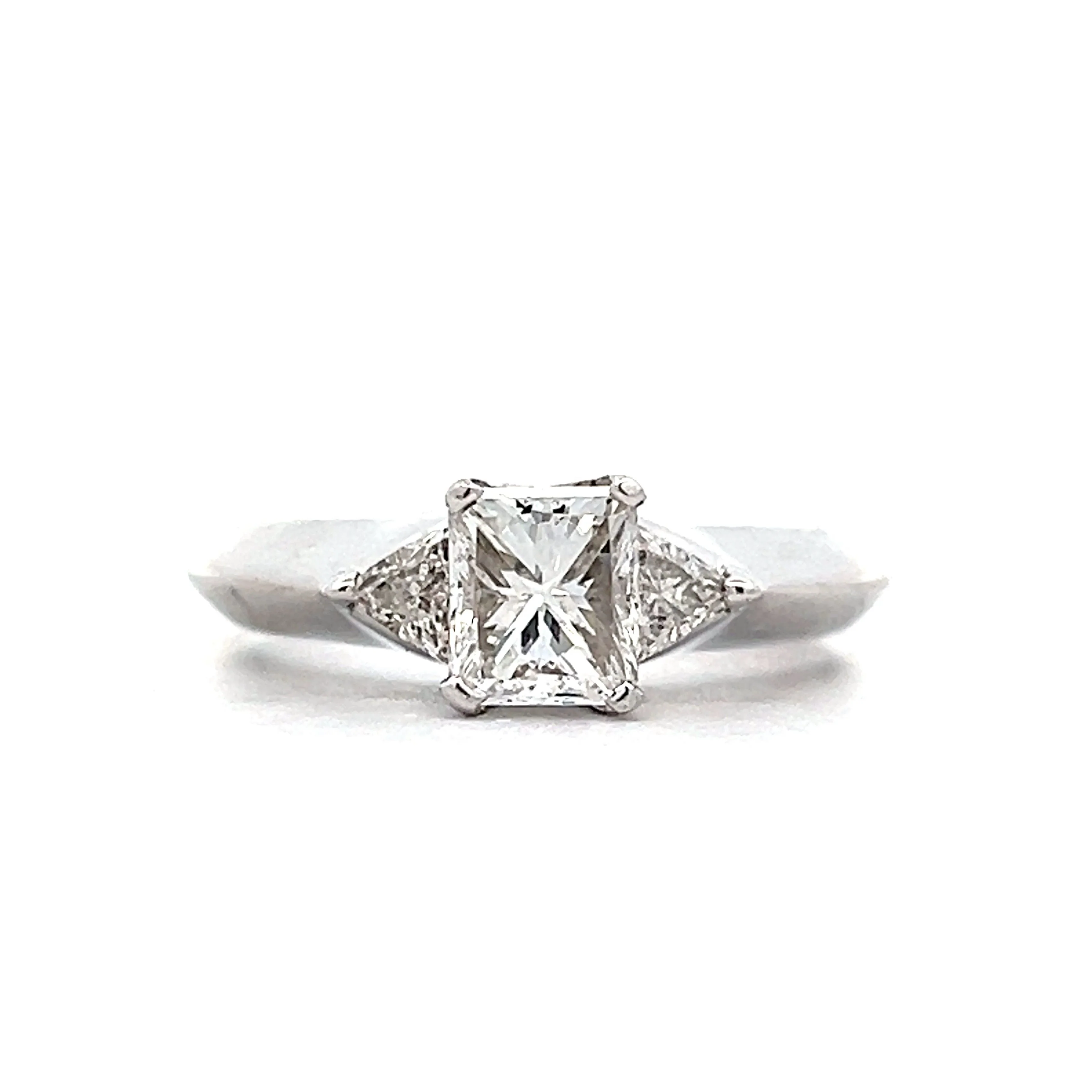 1.01 Radiant Cut Diamond Engagement Ring in 18k