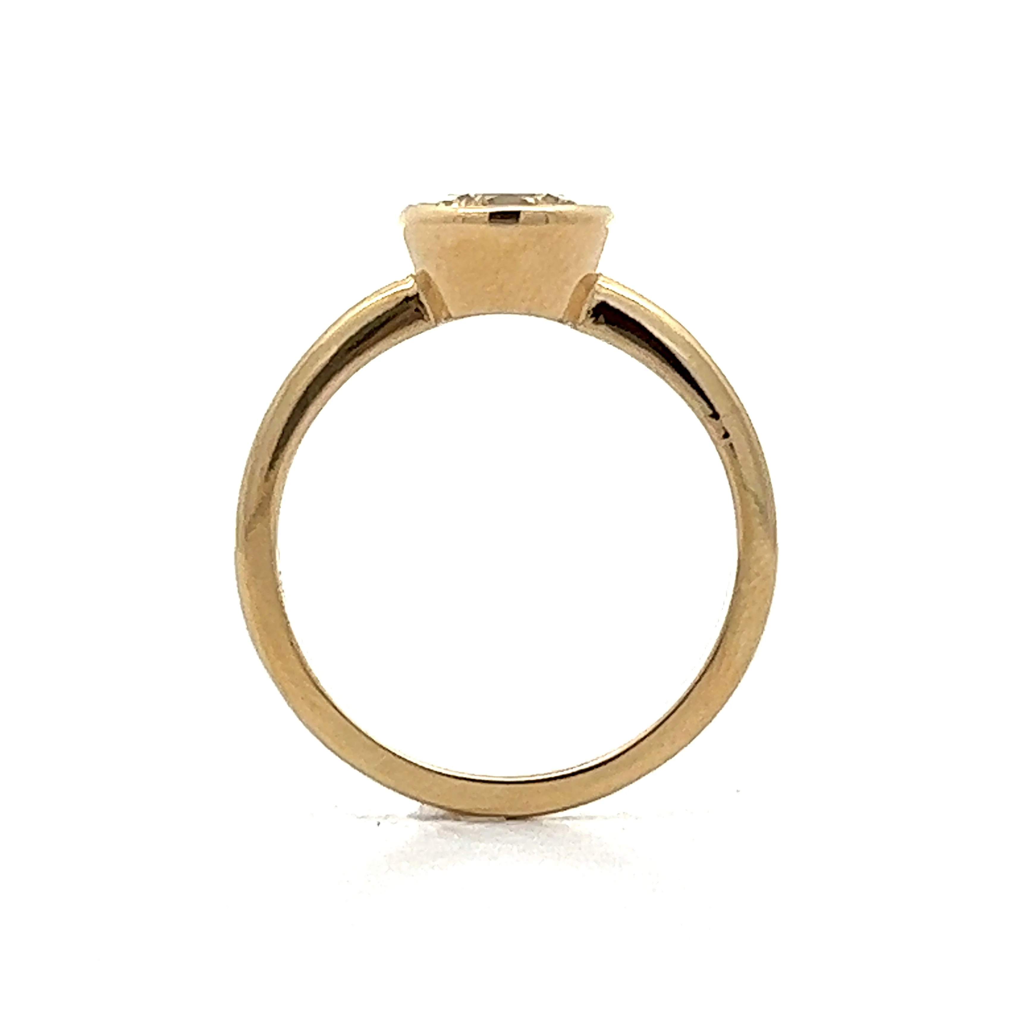 1.02 Round Brilliant Solitaire Engagement Ring in Yellow Gold - Image 4