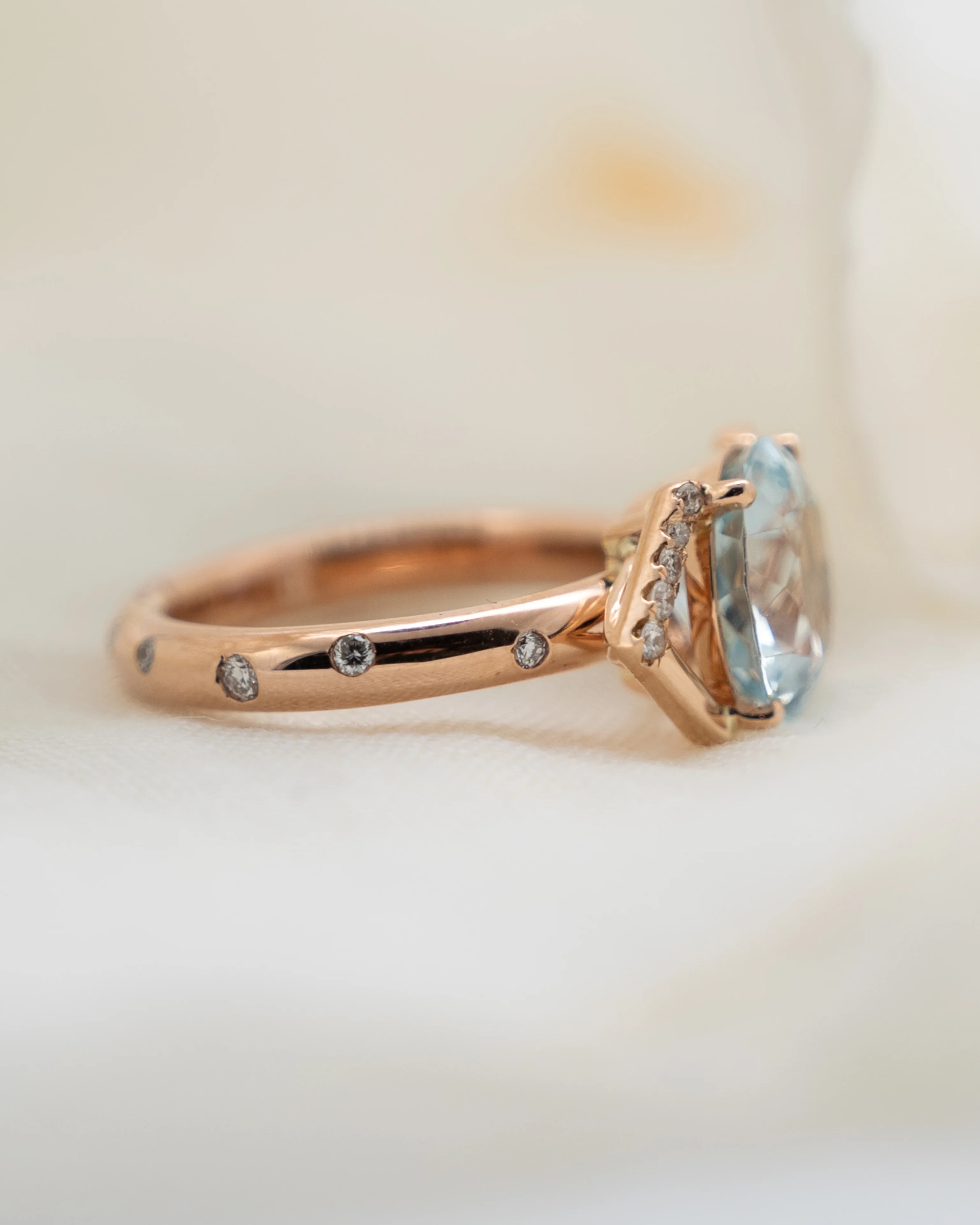 1.03 Aquamarine & Diamond Cocktail Ring in 14k - Image 8