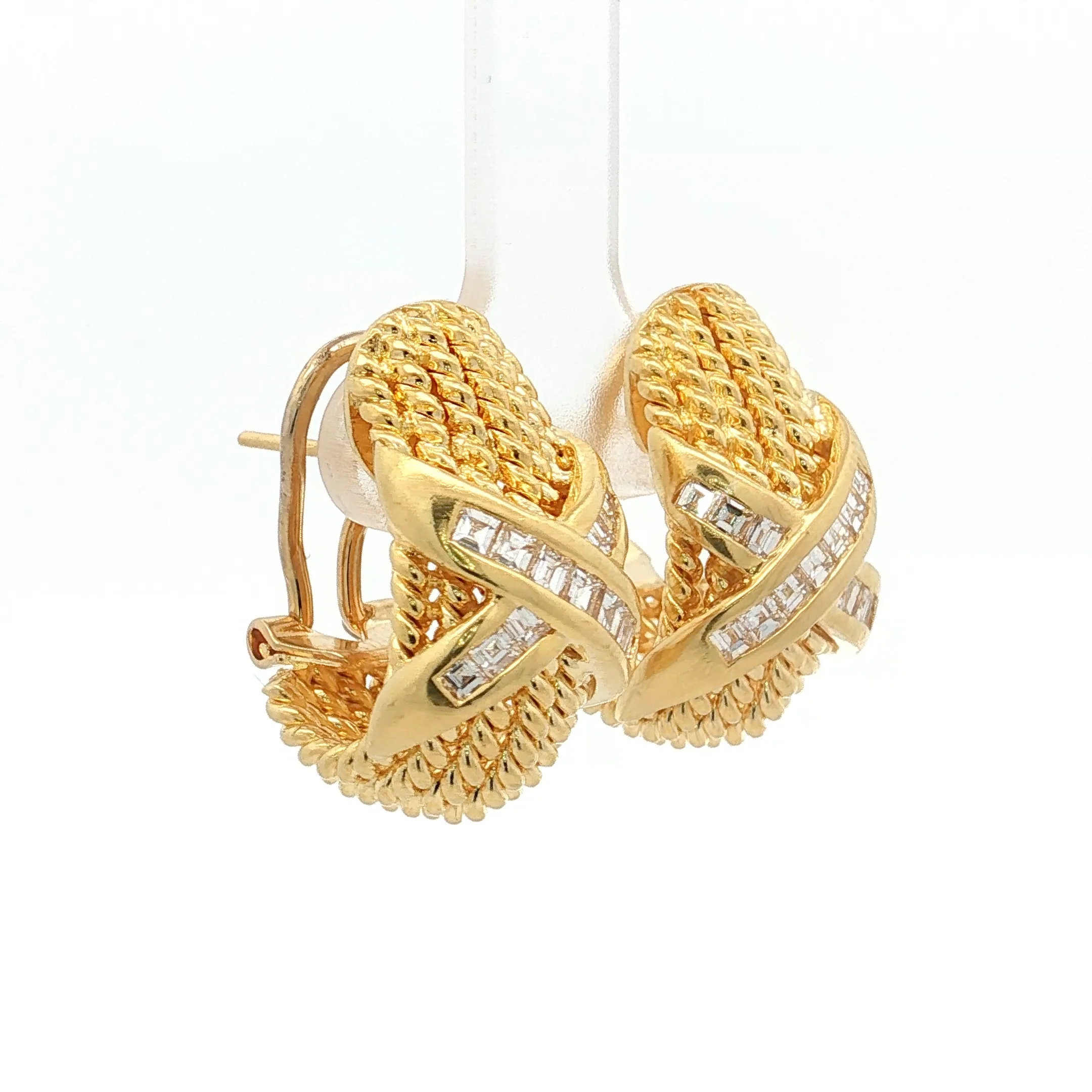 1.04 Carre Diamond X-Pattern Hoop Earrings 18k - Image 3