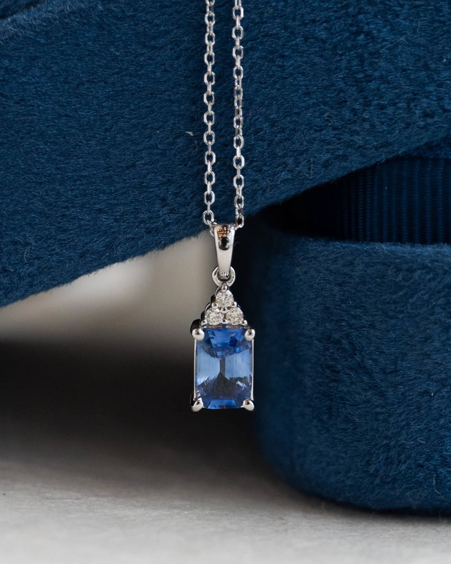 1.06 Sapphire & Diamond Pendant 14k White Gold - Image 5