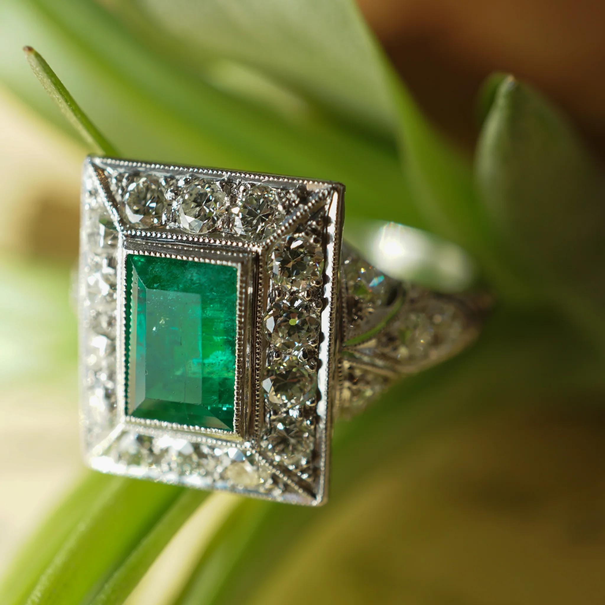 1.07 Art Deco Emerald & Diamond Cocktail Ring in Platinum - Image 7