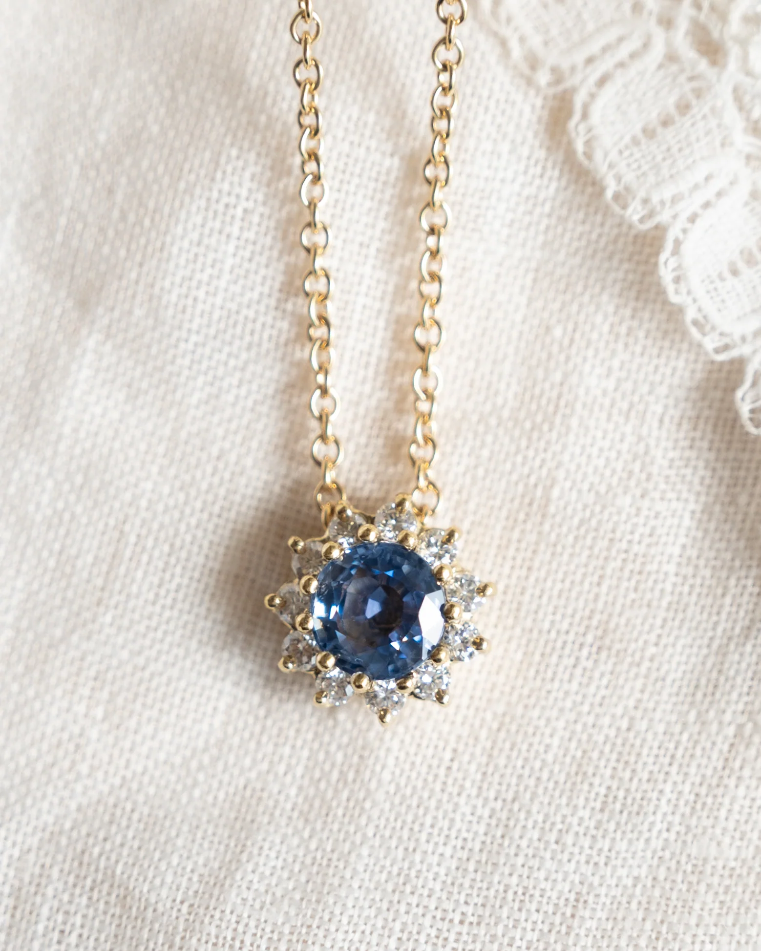 1.10 Sapphire & Diamond Halo Pendant Necklace 18k - Image 5