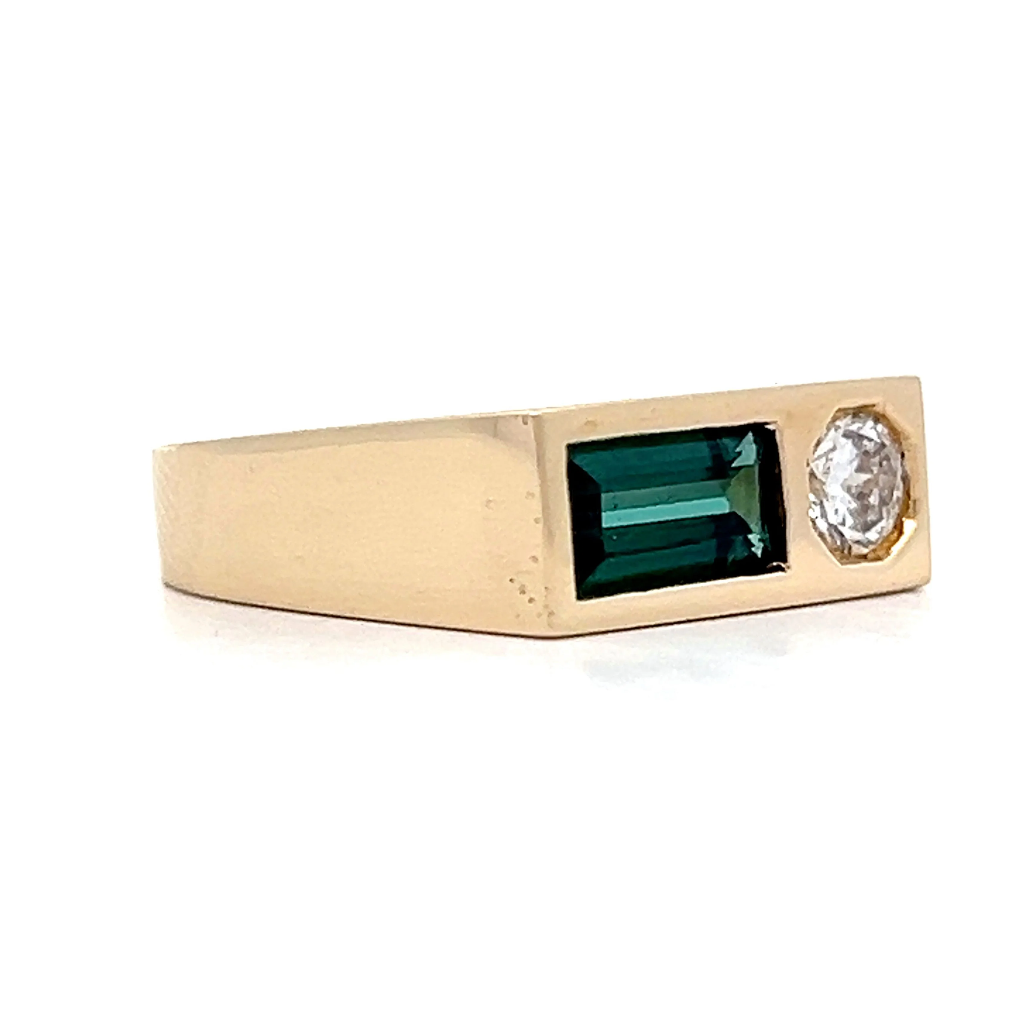 1.15 Green Tourmaline & Diamond Ring in Yellow Gold - Image 3