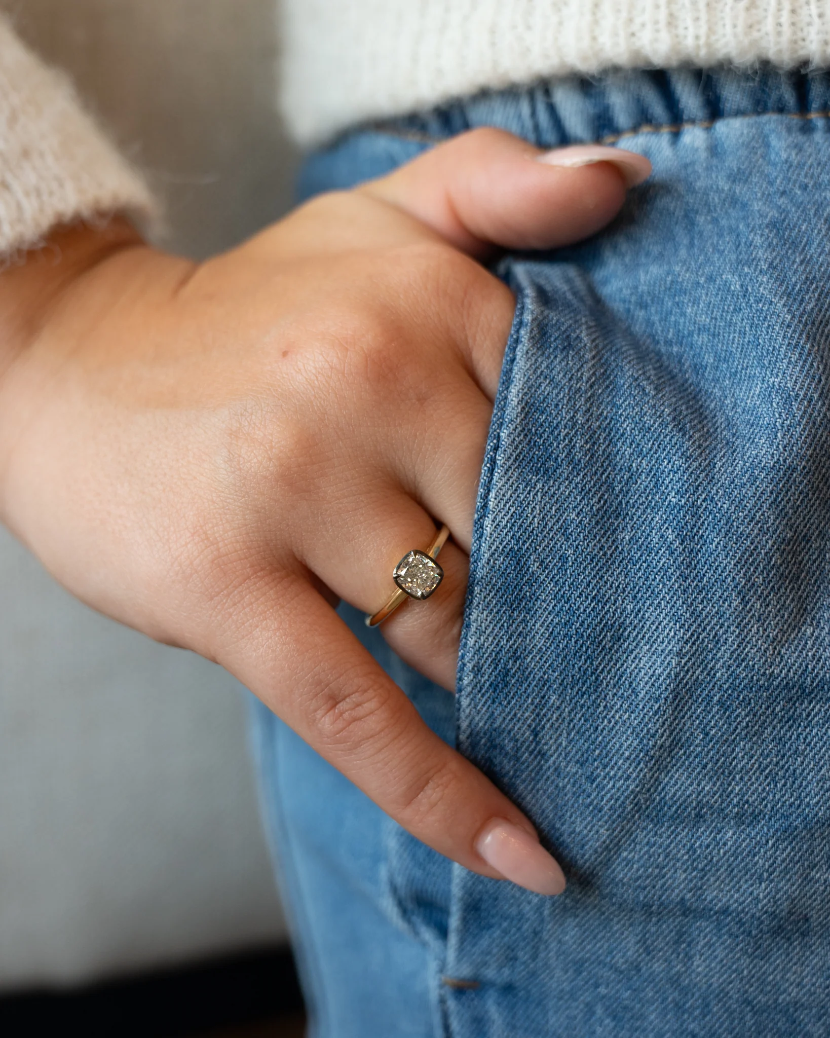 1.21 Cushion Solitaire Diamond Engagement Ring in 18k - Image 7