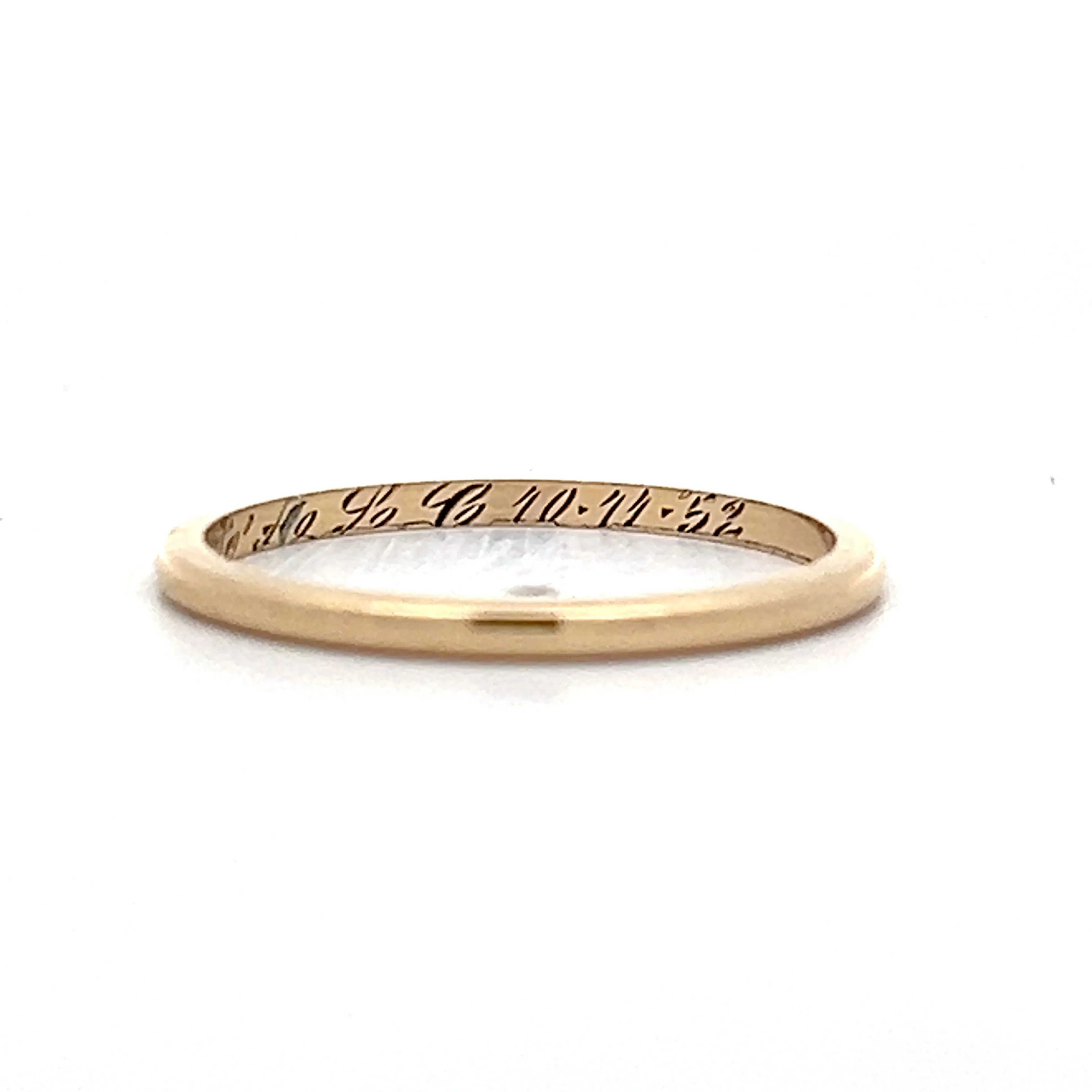 1.35mm Vintage Wedding Band in 14k Yellow Gold - Image 3