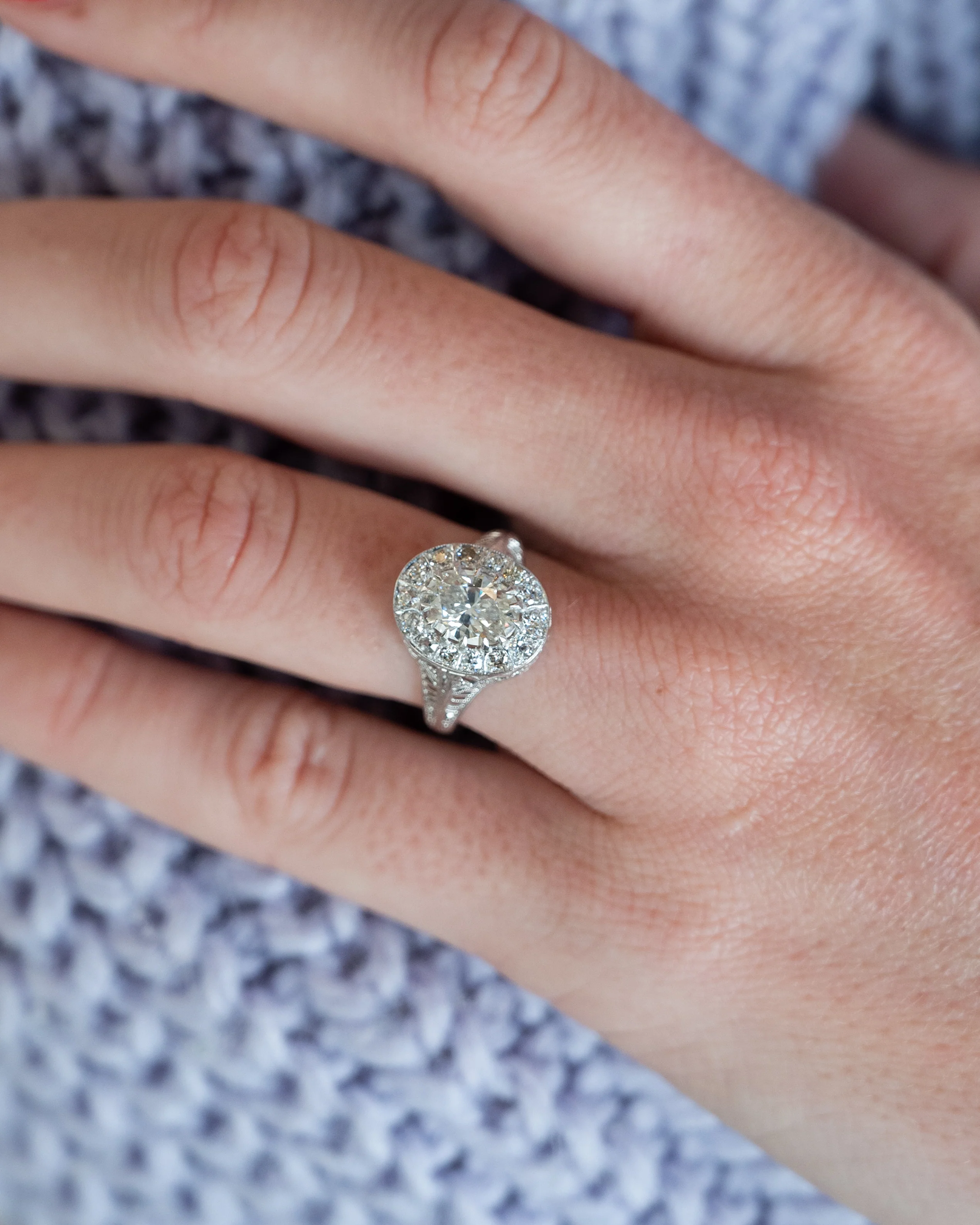 1.37 GIA Antique Oval Diamond Engagement Ring 18k - Image 7