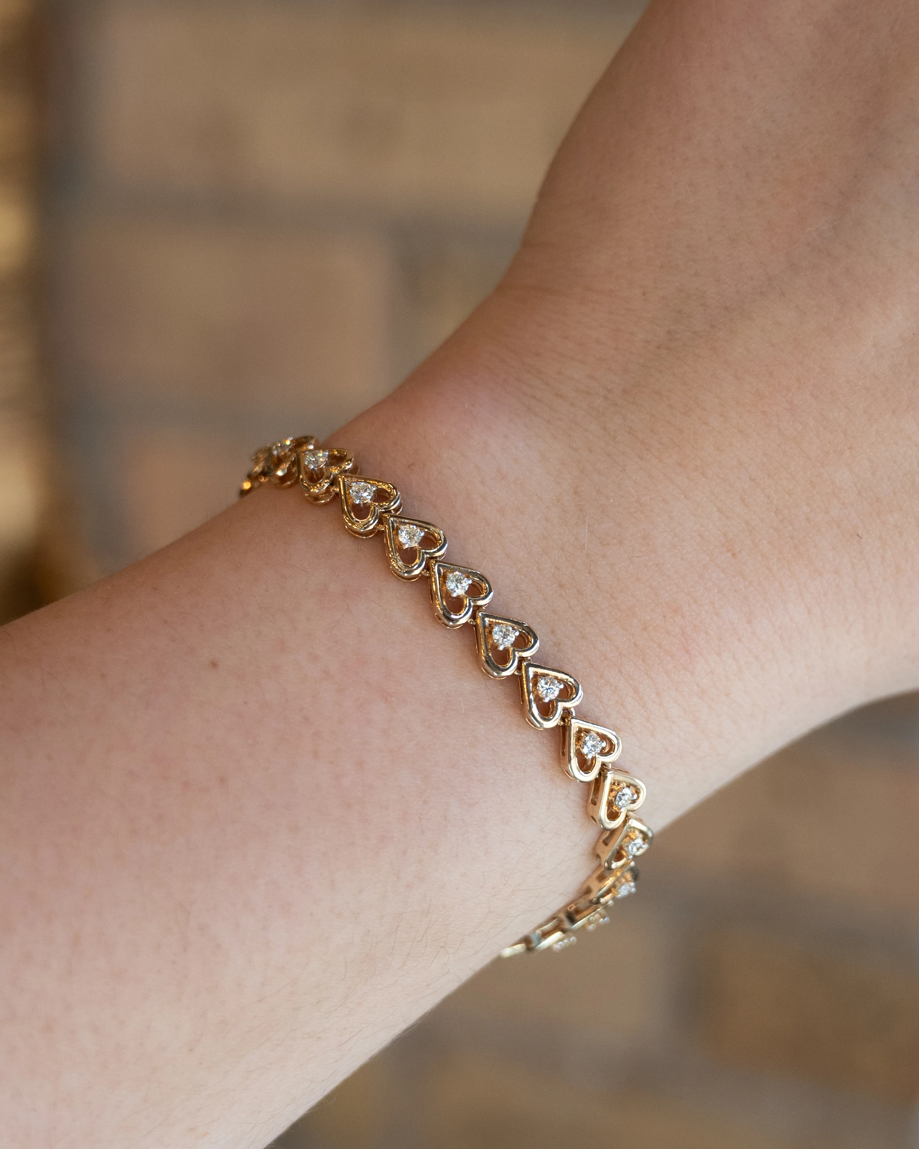 1.37 Heart Link Bracelet in 14k Yellow Gold - Image 6