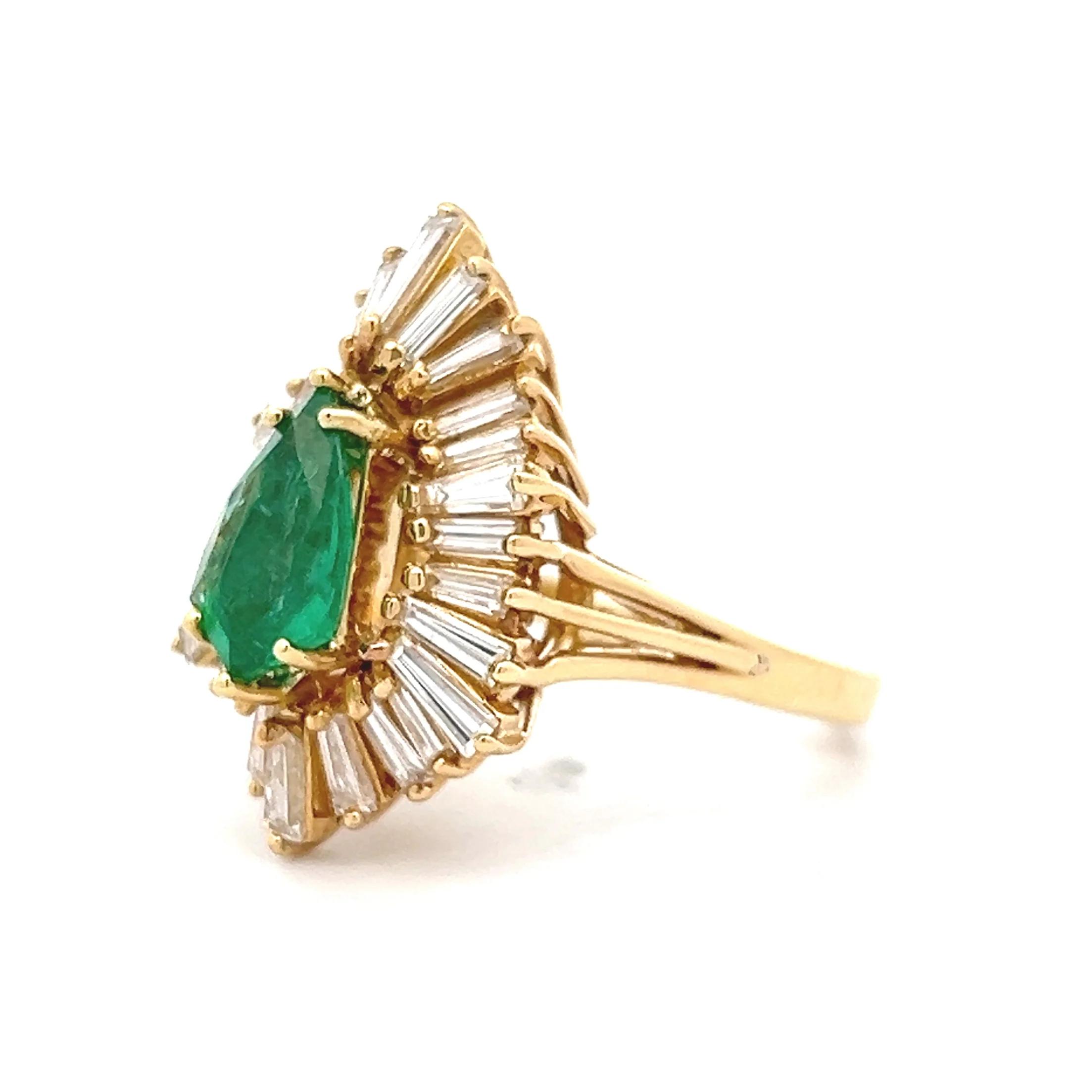 1.38 Emerald & Diamond Cocktail Ring in 18k Yellow Gold - Image 2
