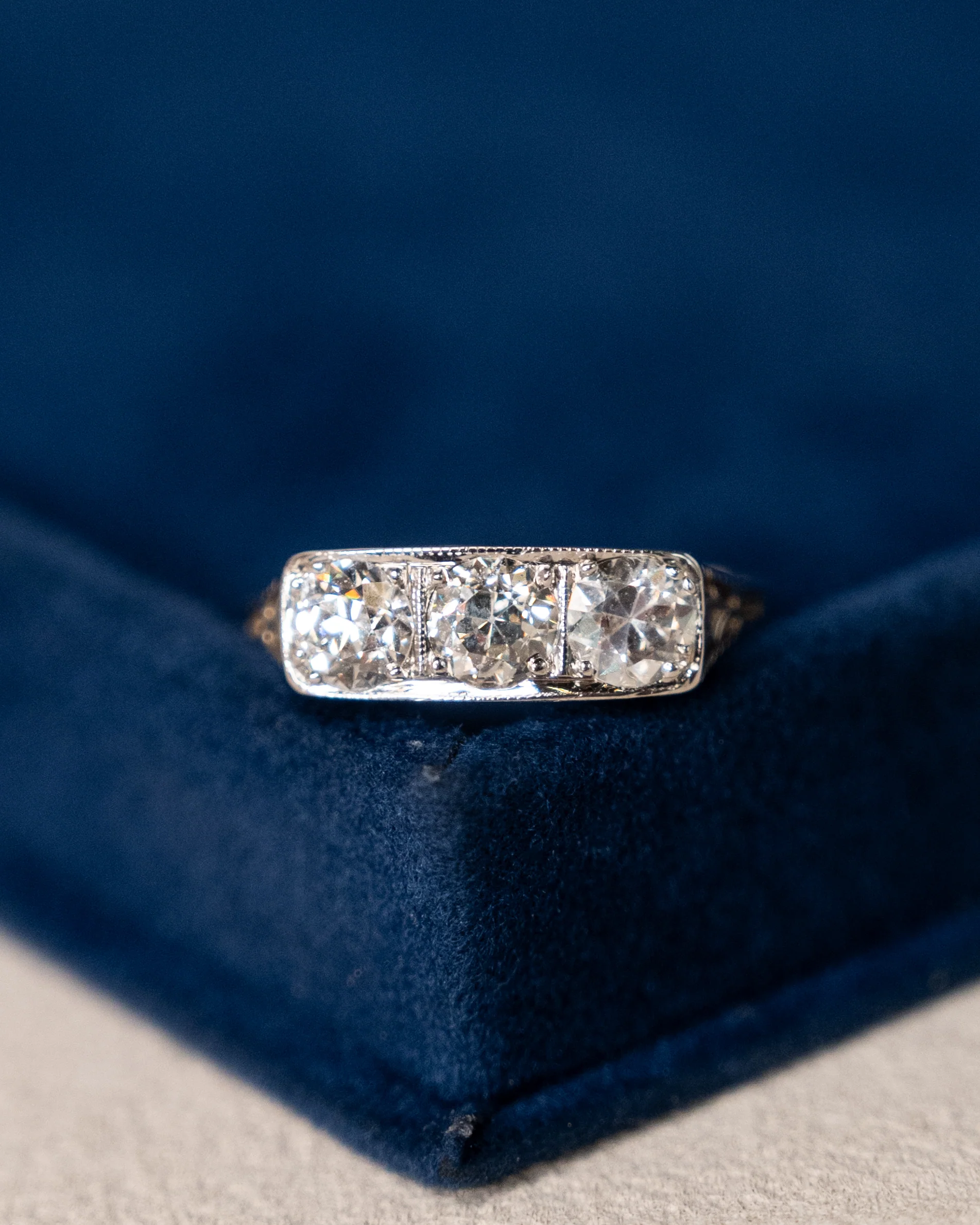 1.40 Antique Deco Three Stone Diamond Engagement Ring 18k - Image 6