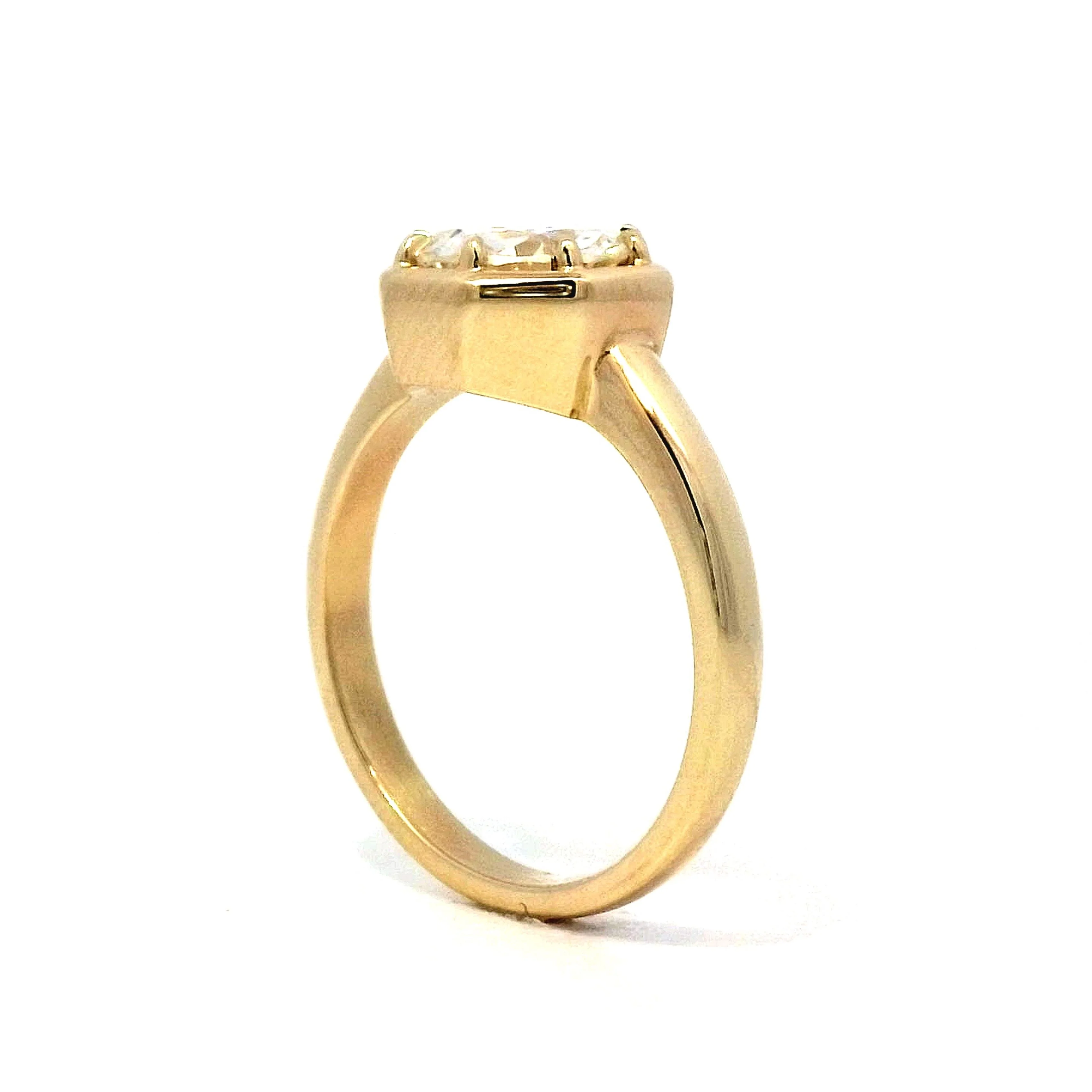 1.61 Round Brilliant Octagonal Engagement Ring in Yellow Gold - Image 5