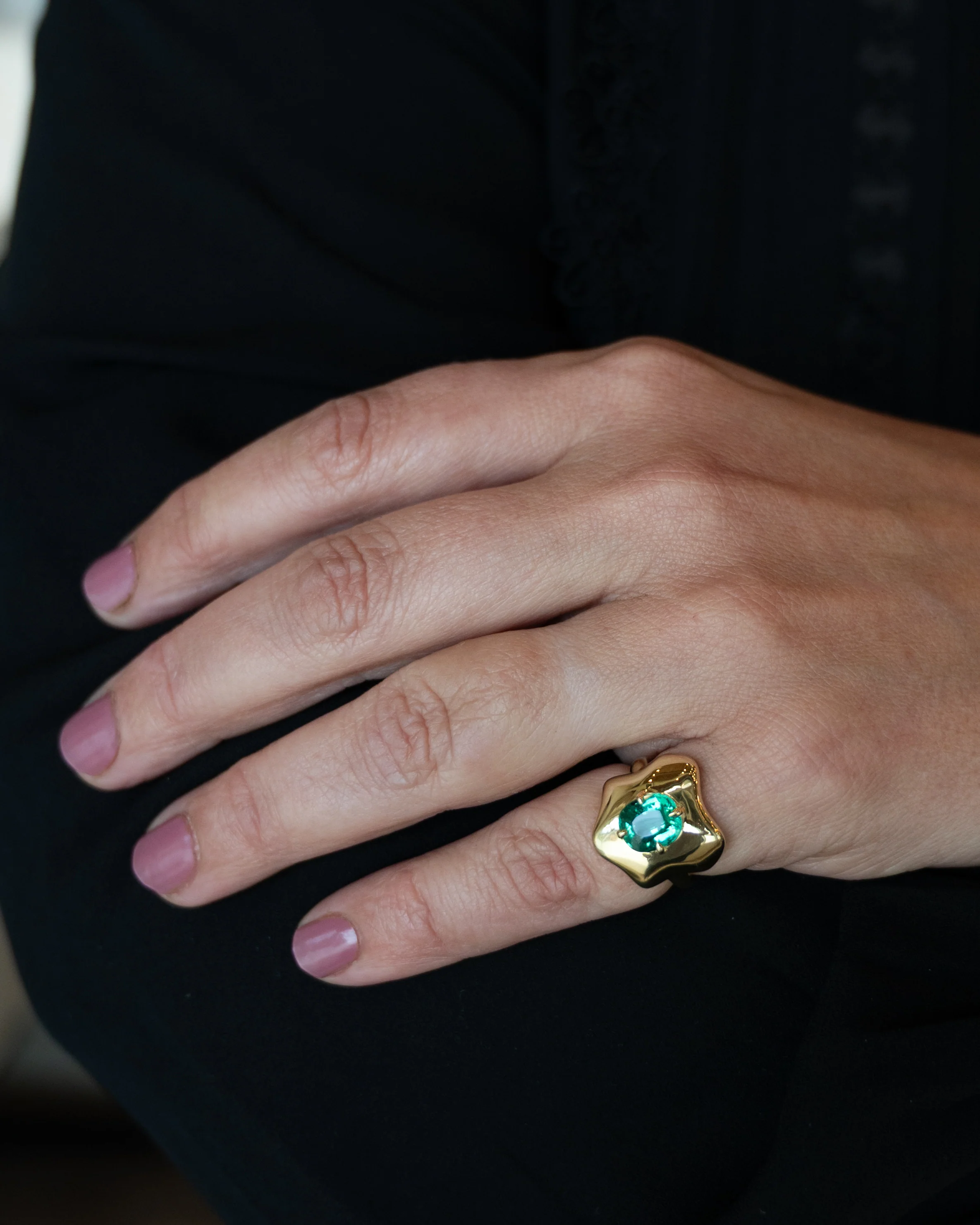 1.70 Cushion Cut Emerald Cocktail Ring in 18k - Image 7