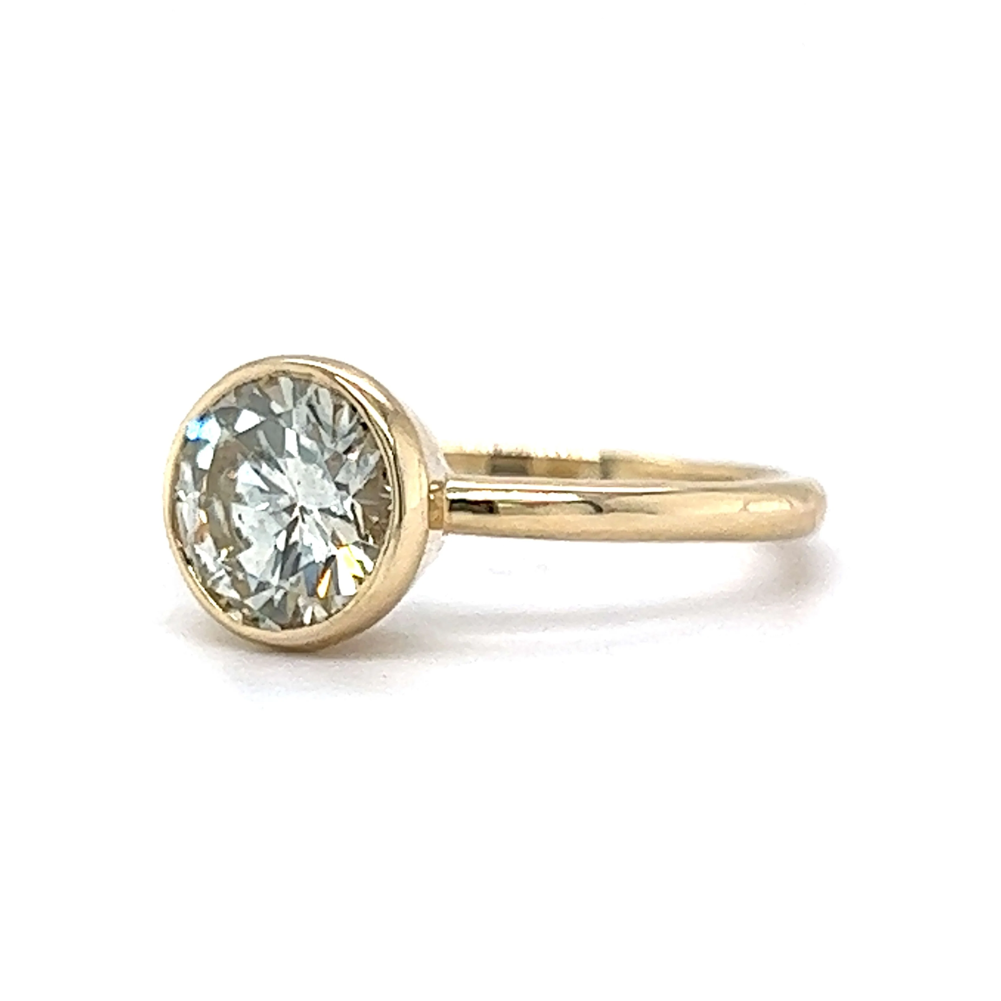 1.71 Round Brilliant Diamond Engagement Ring in 14k Yellow Gold - Image 2