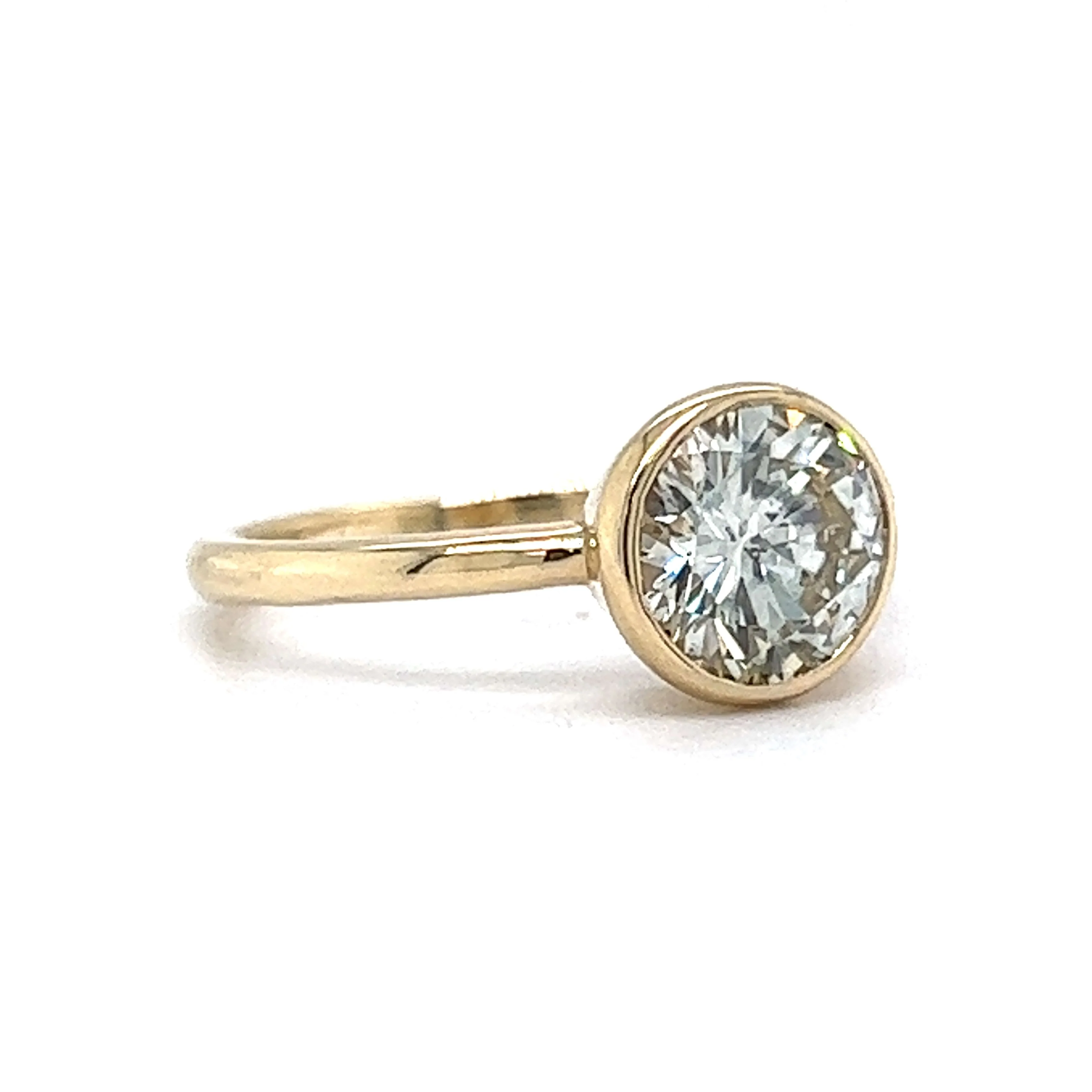 1.71 Round Brilliant Diamond Engagement Ring in 14k Yellow Gold - Image 3