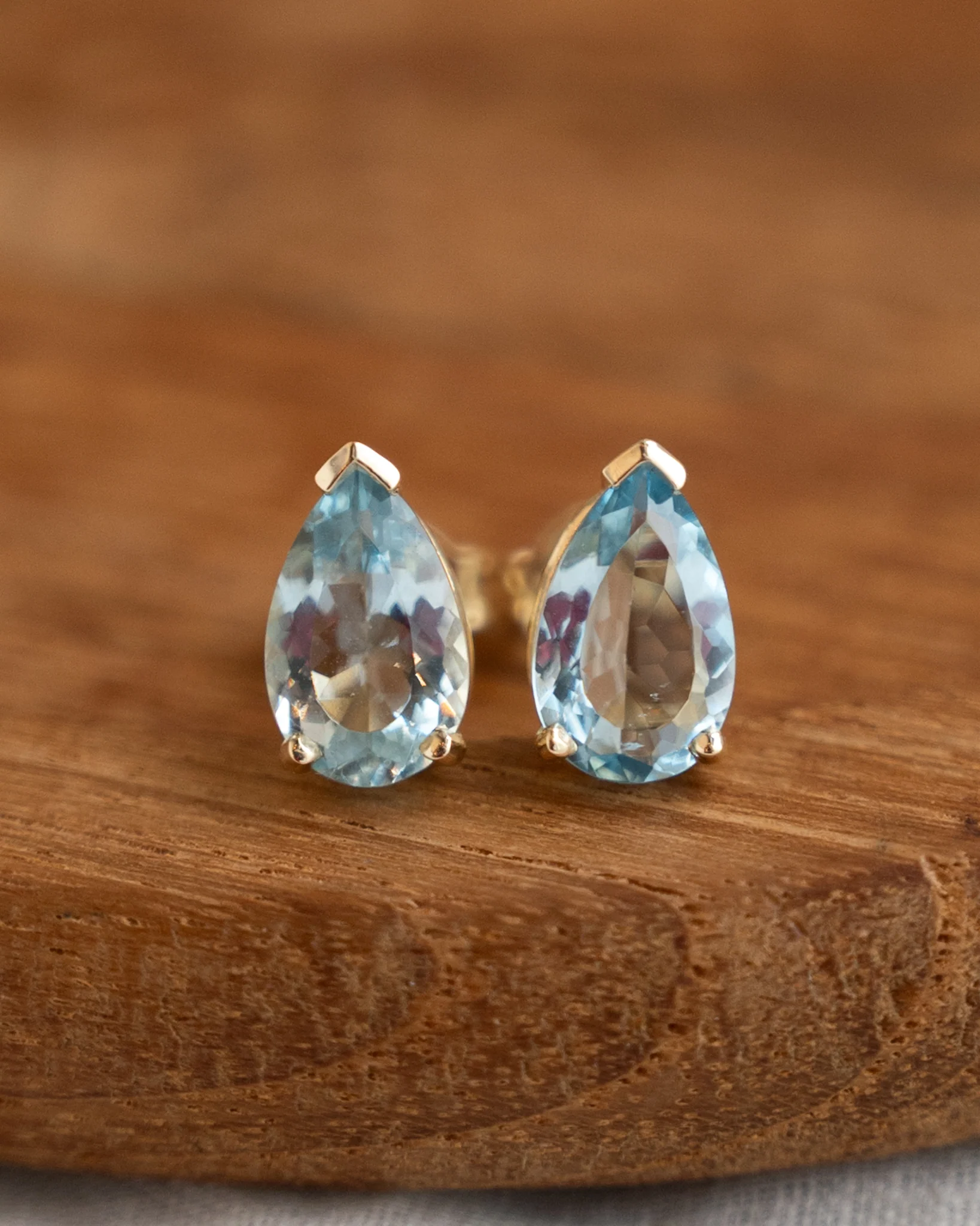 1.86 Pear Aquamarine Stud Earrings in 14k Yellow Gold - Image 4