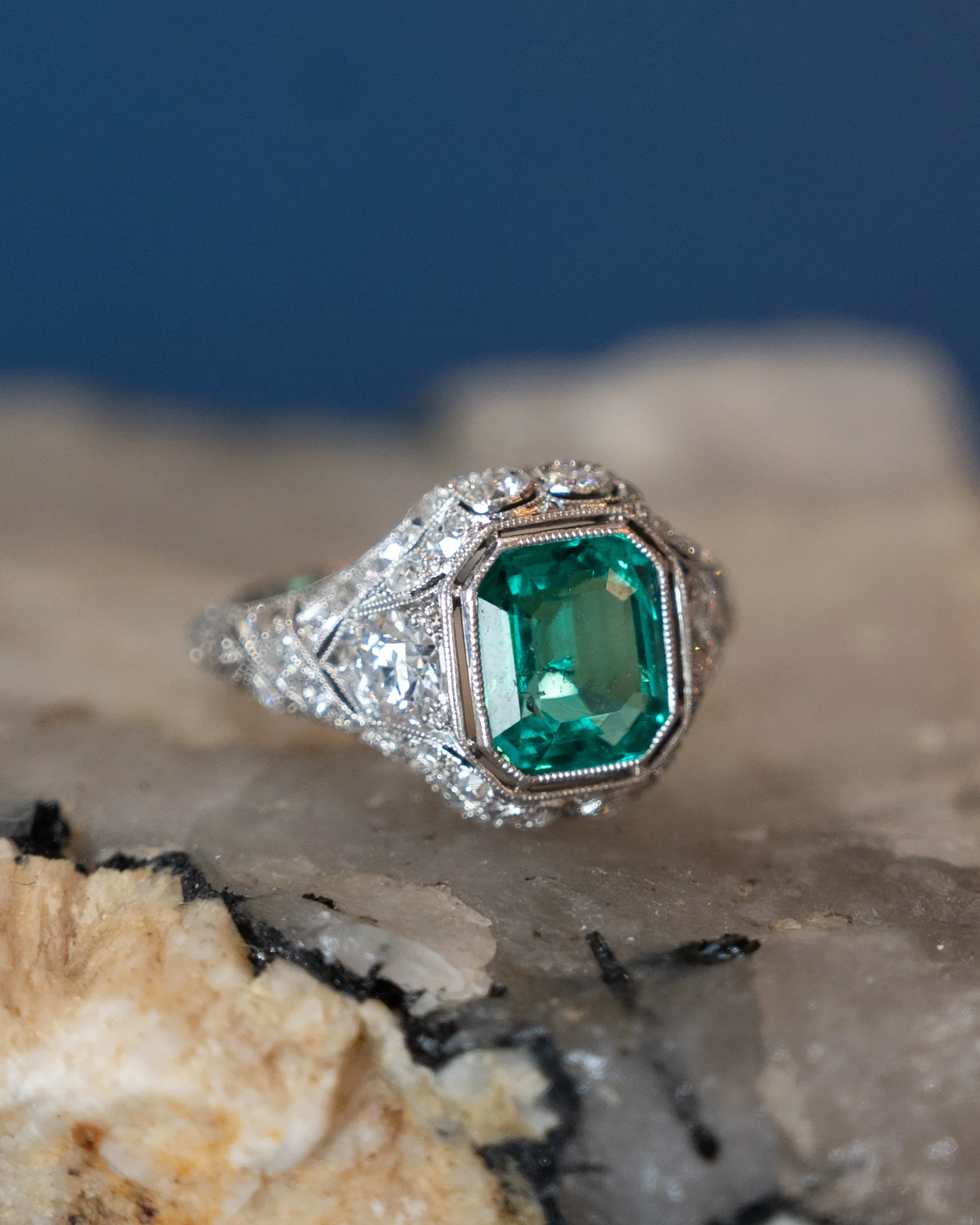 1.90 Antique Colombian Emerald & Diamond Ring Platinum - Image 6