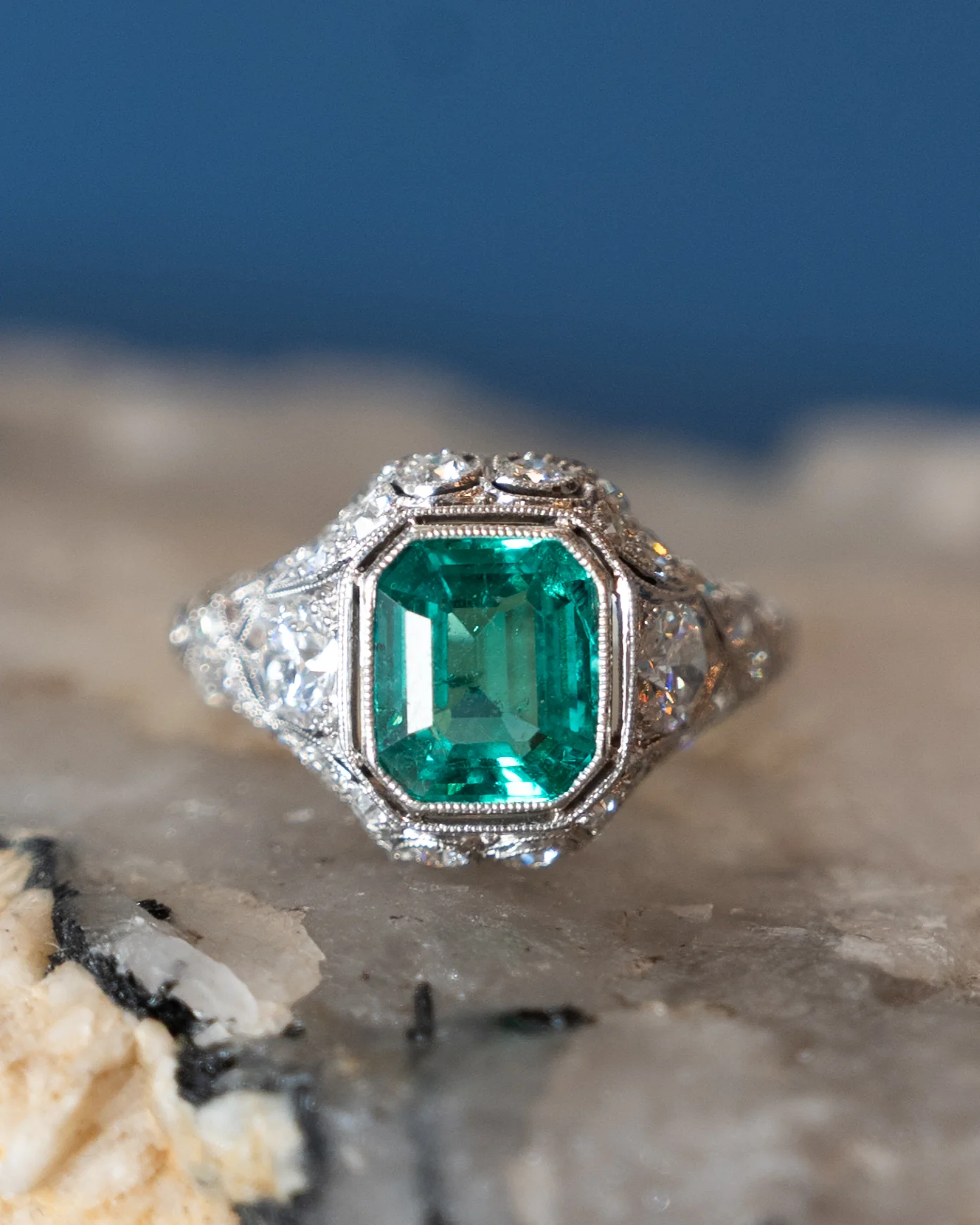 1.90 Antique Colombian Emerald & Diamond Ring Platinum - Image 7