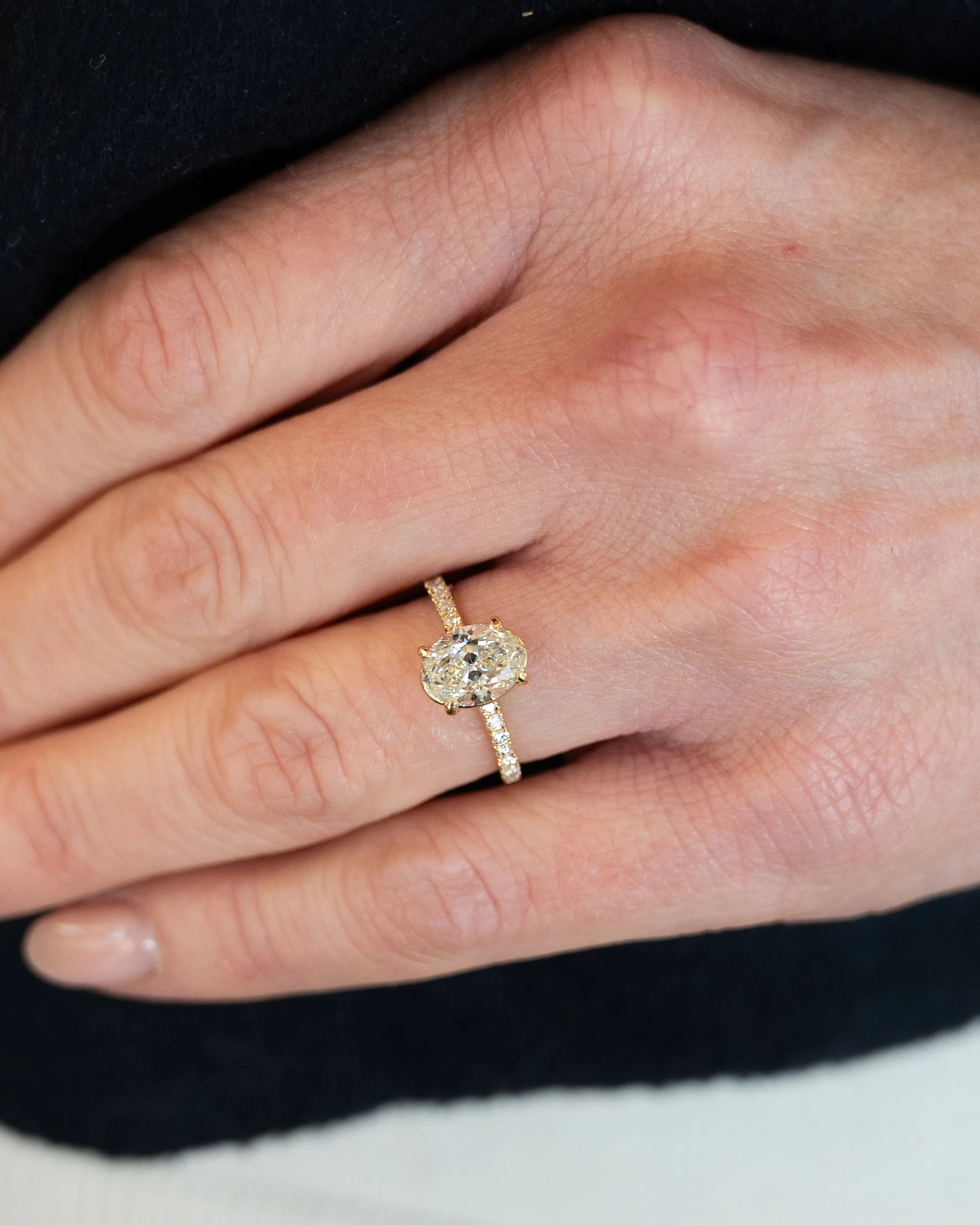 1.90 Oval Diamond Solitaire Engagement Ring 18k - Image 8