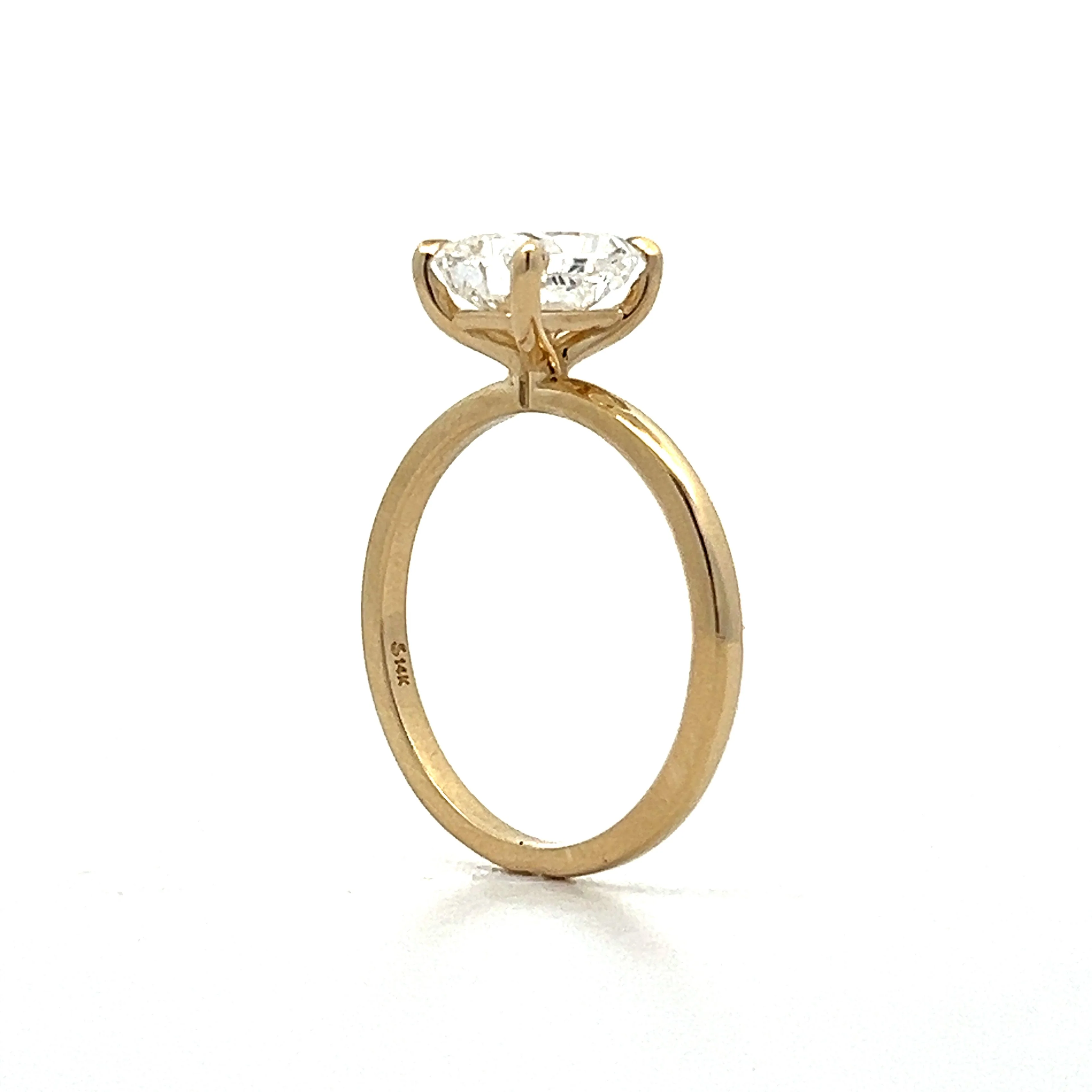 1.90 Radiant Cut Diamond Engagement Ring in Yellow Gold - Image 5