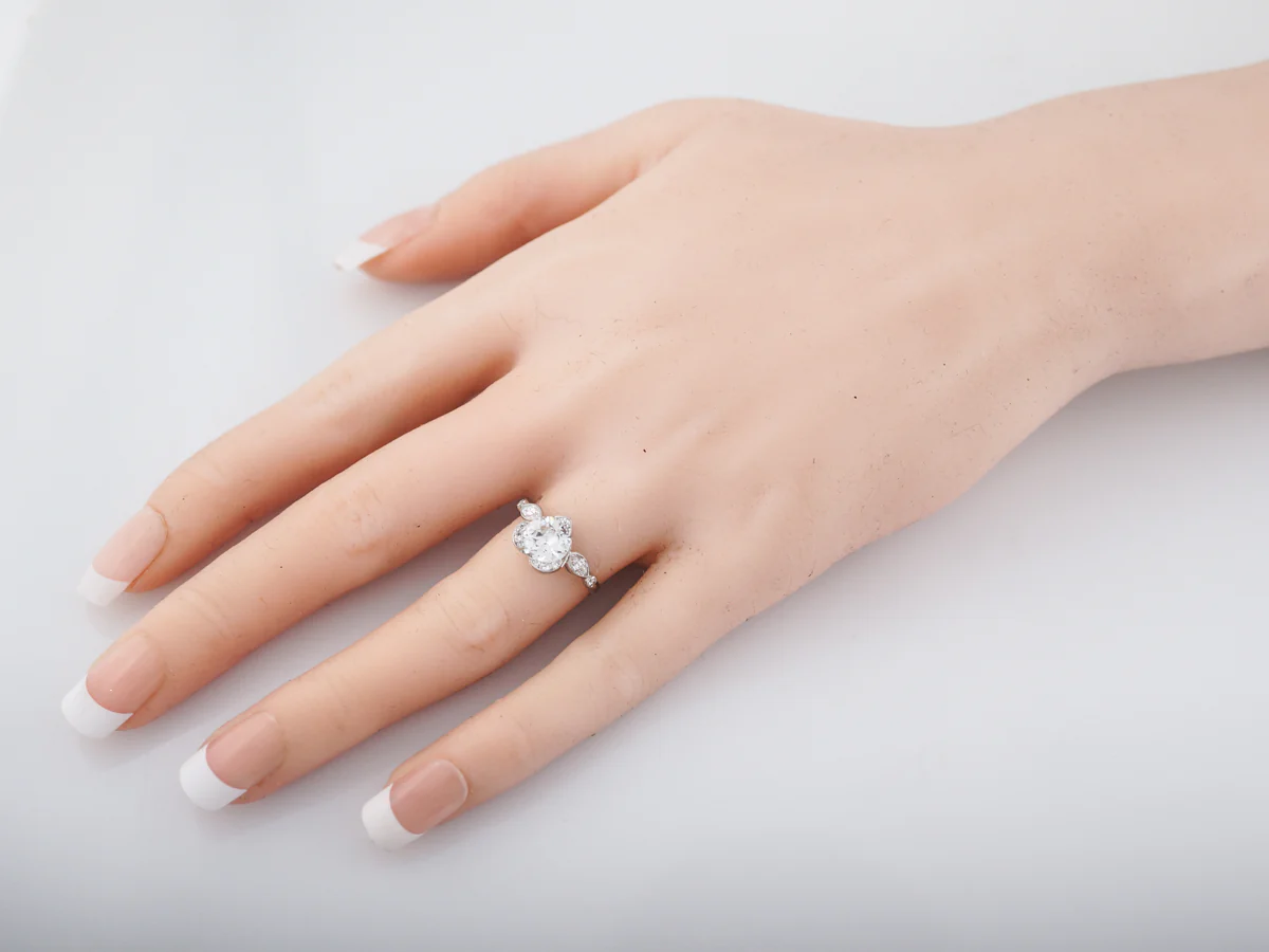1 Carat Heart Shaped Vintage Engagement Ring in Platinum - Image 8