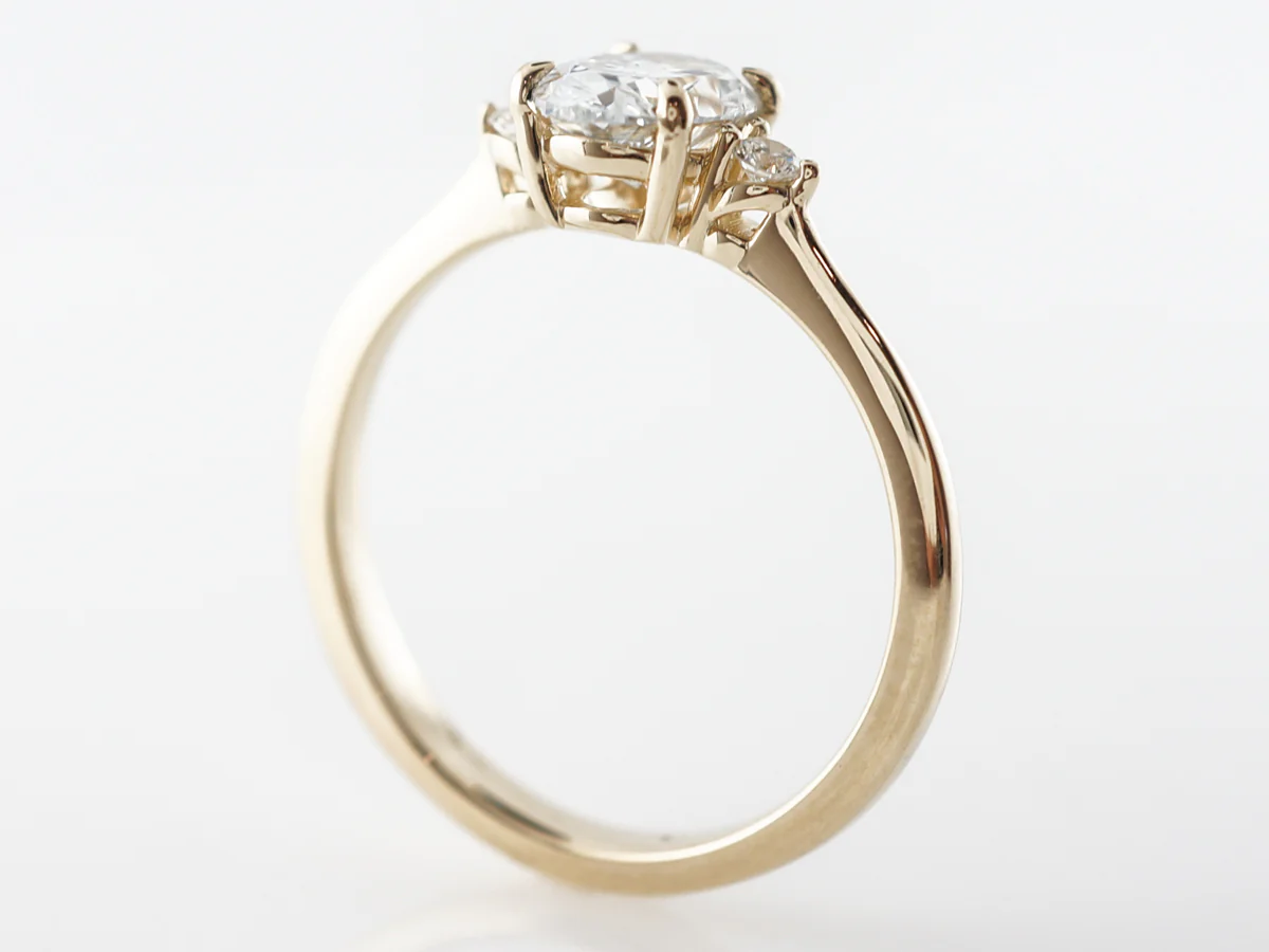 1 Carat Oval Diamond Engagement Ring in Yellow Gold - Image 5