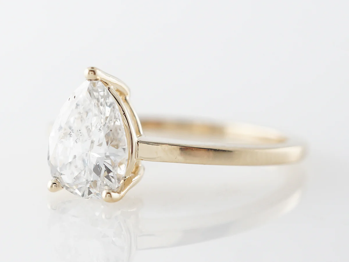 1 Carat Pear Cut Diamond Engagement Ring in Yellow Gold - Image 2