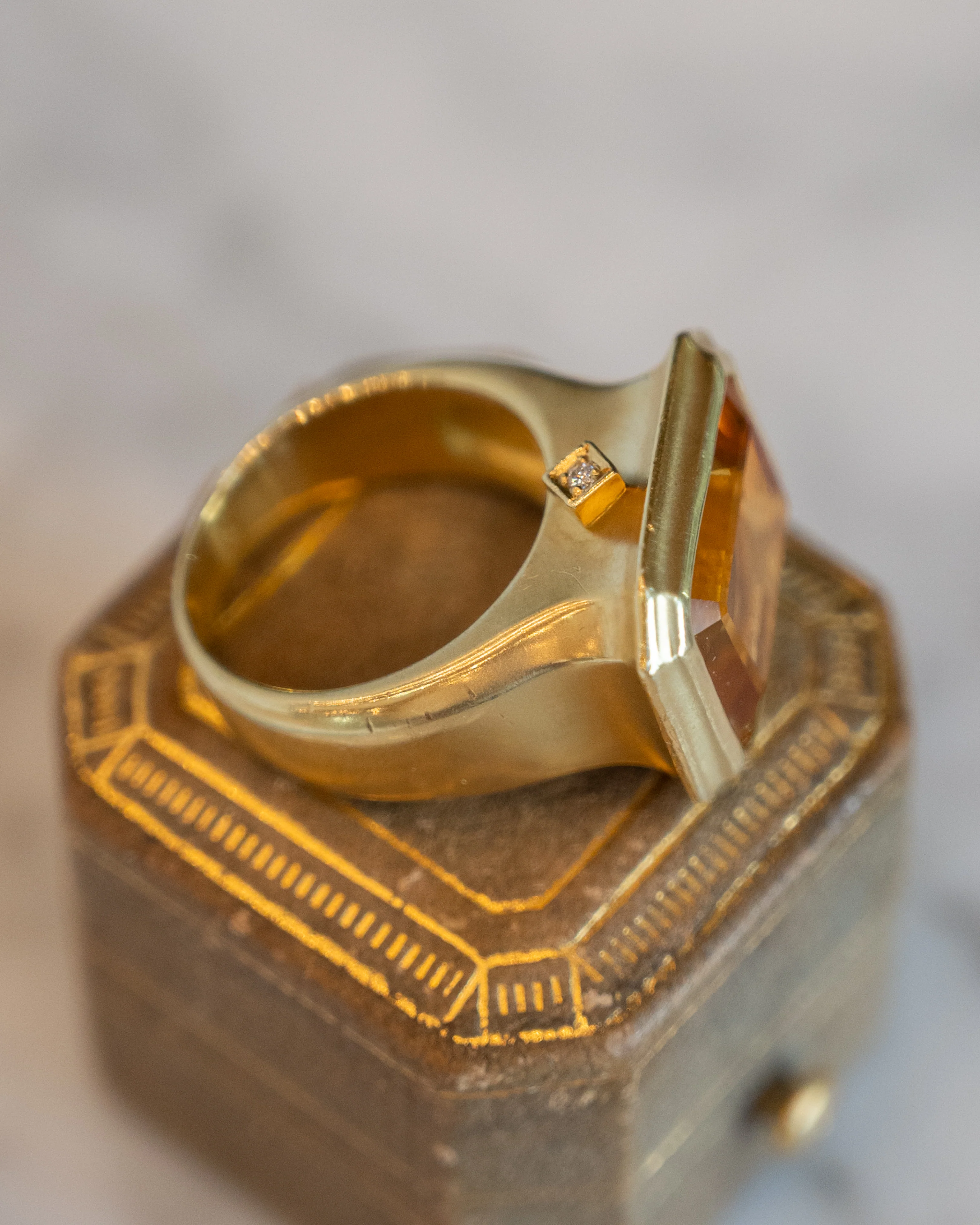 10.44 Citrine Statement Ring in 18k Yellow Gold - Image 7