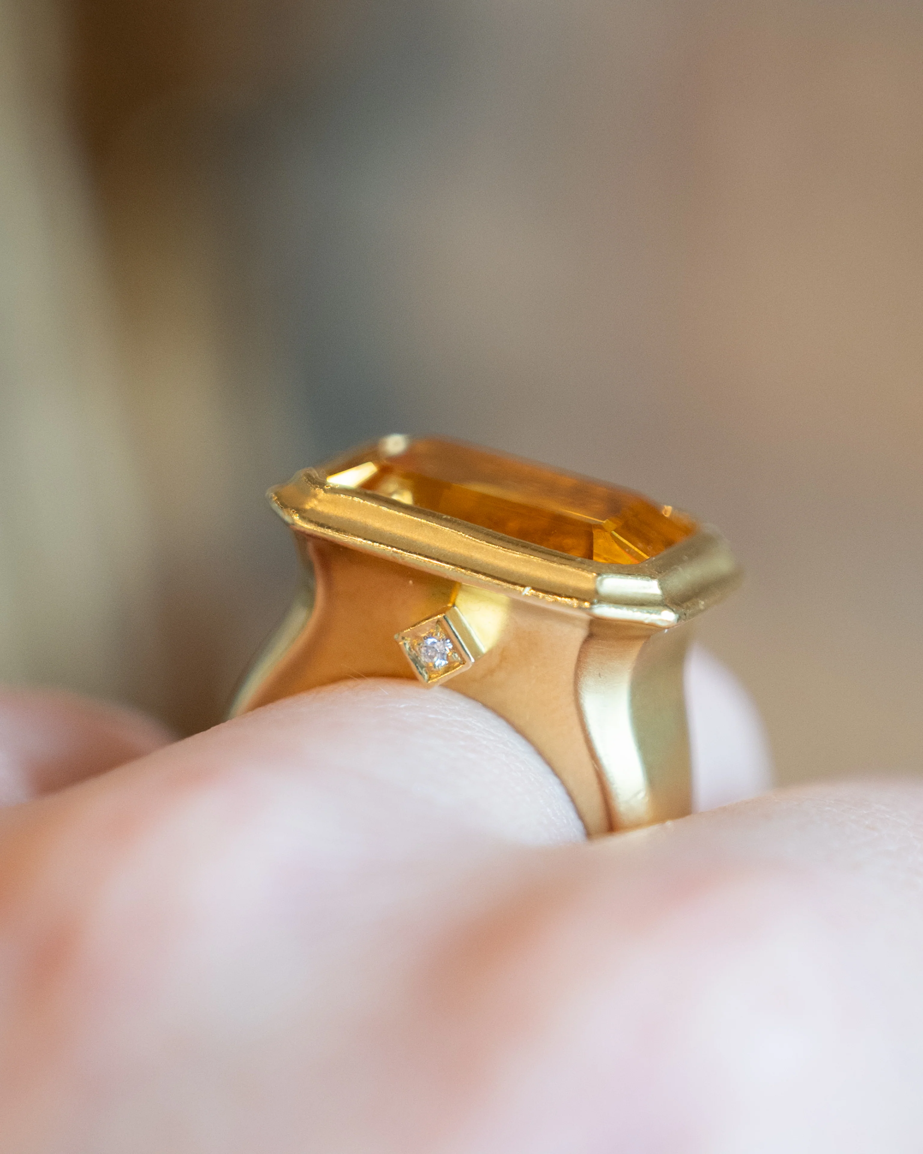 10.44 Citrine Statement Ring in 18k Yellow Gold - Image 9