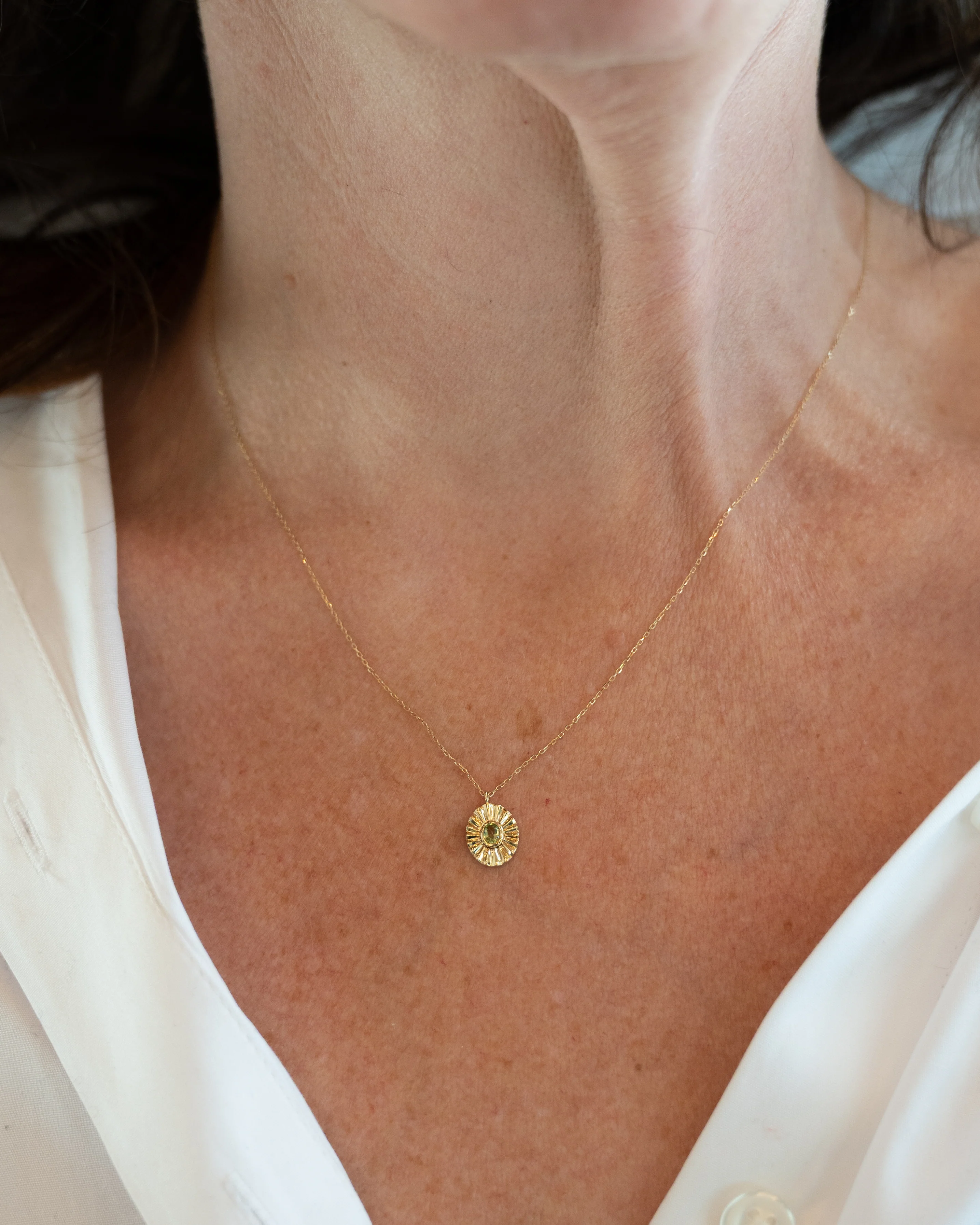 .10 Bezel Peridot Pendant Necklace 14k Yellow Gold - Image 6