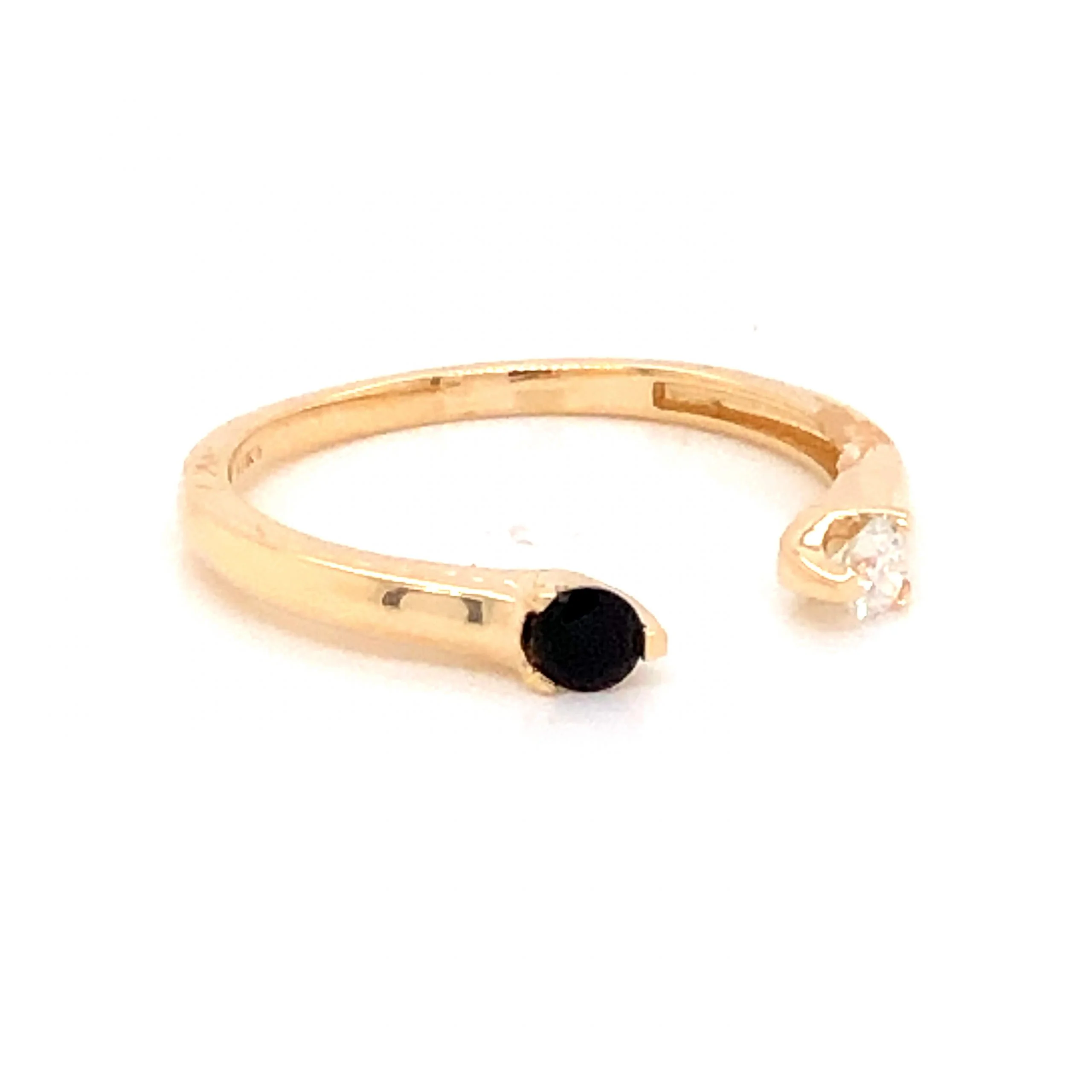 .10 Diamond & Onyx Right Hand Ring 14k Yellow Gold - Image 3