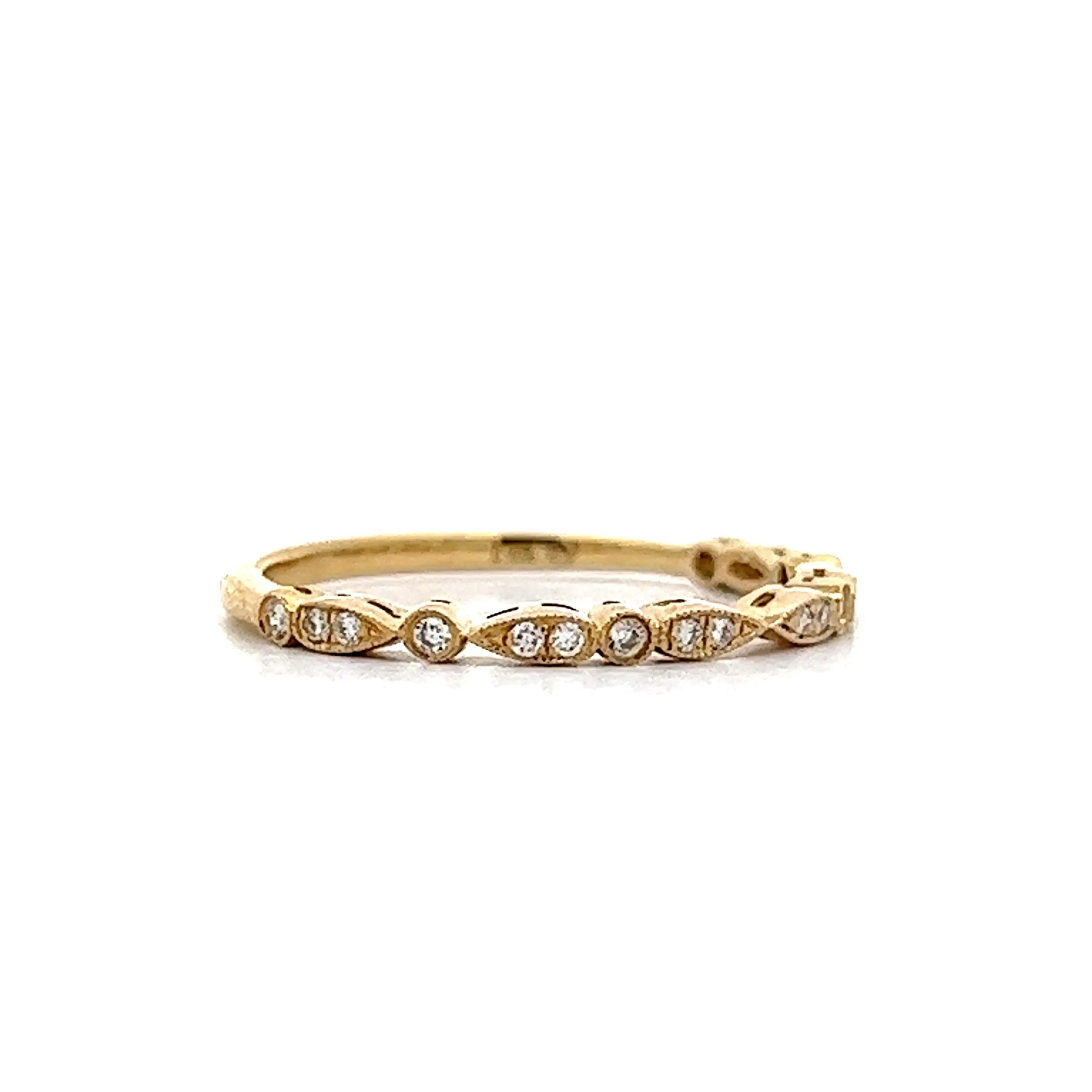 .10 Diamond Bezel Milgrain Wedding Band in 14k Yellow Gold - Image 3