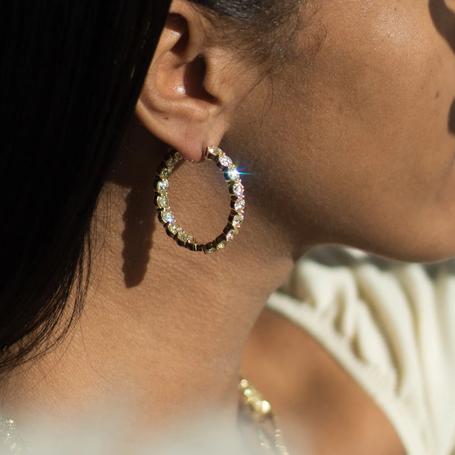 12.80 Carat Diamond Hoop Earrings in 18K Yellow Gold - Image 4