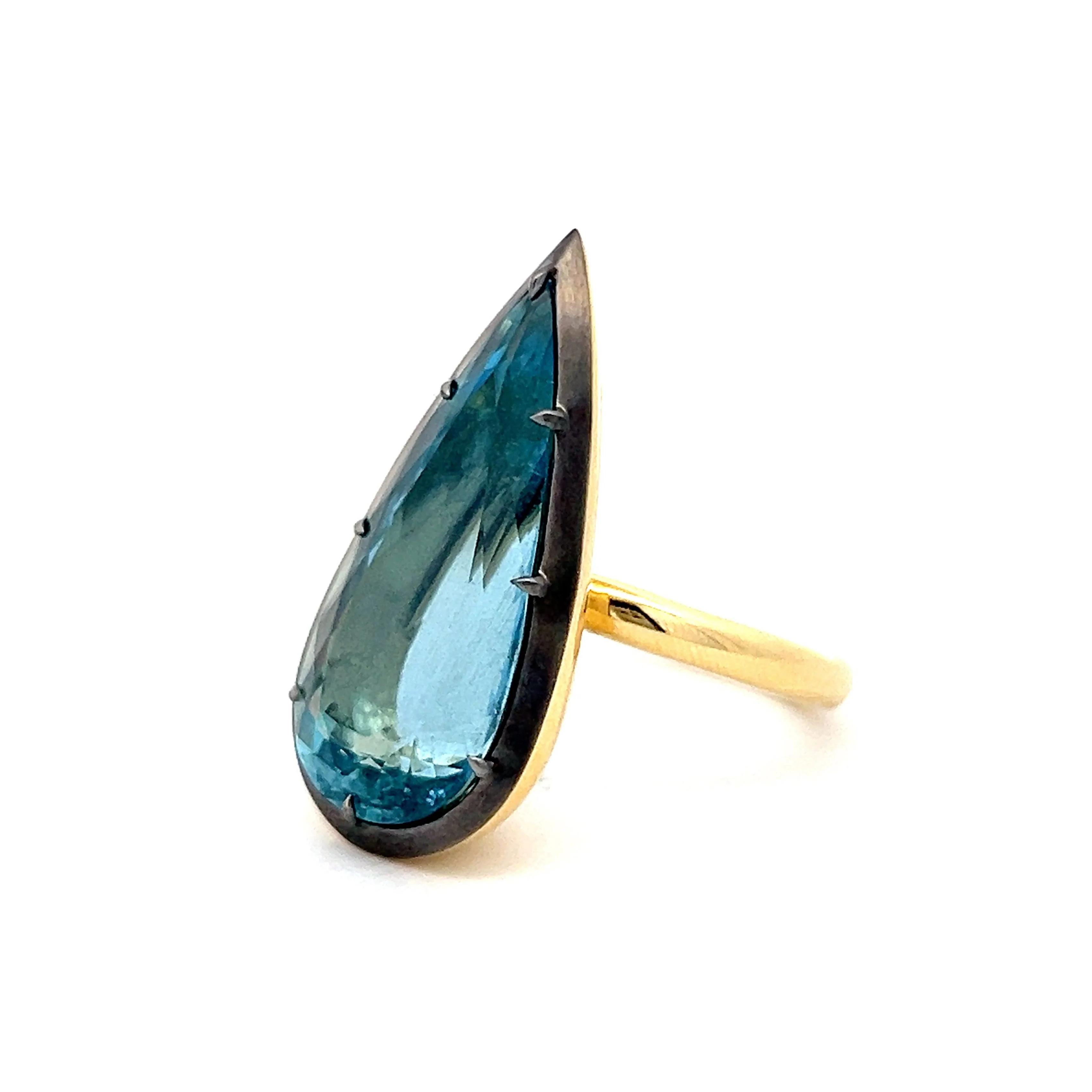 12.94 Vibrant Pear Aquamarine Statement Ring - Image 2