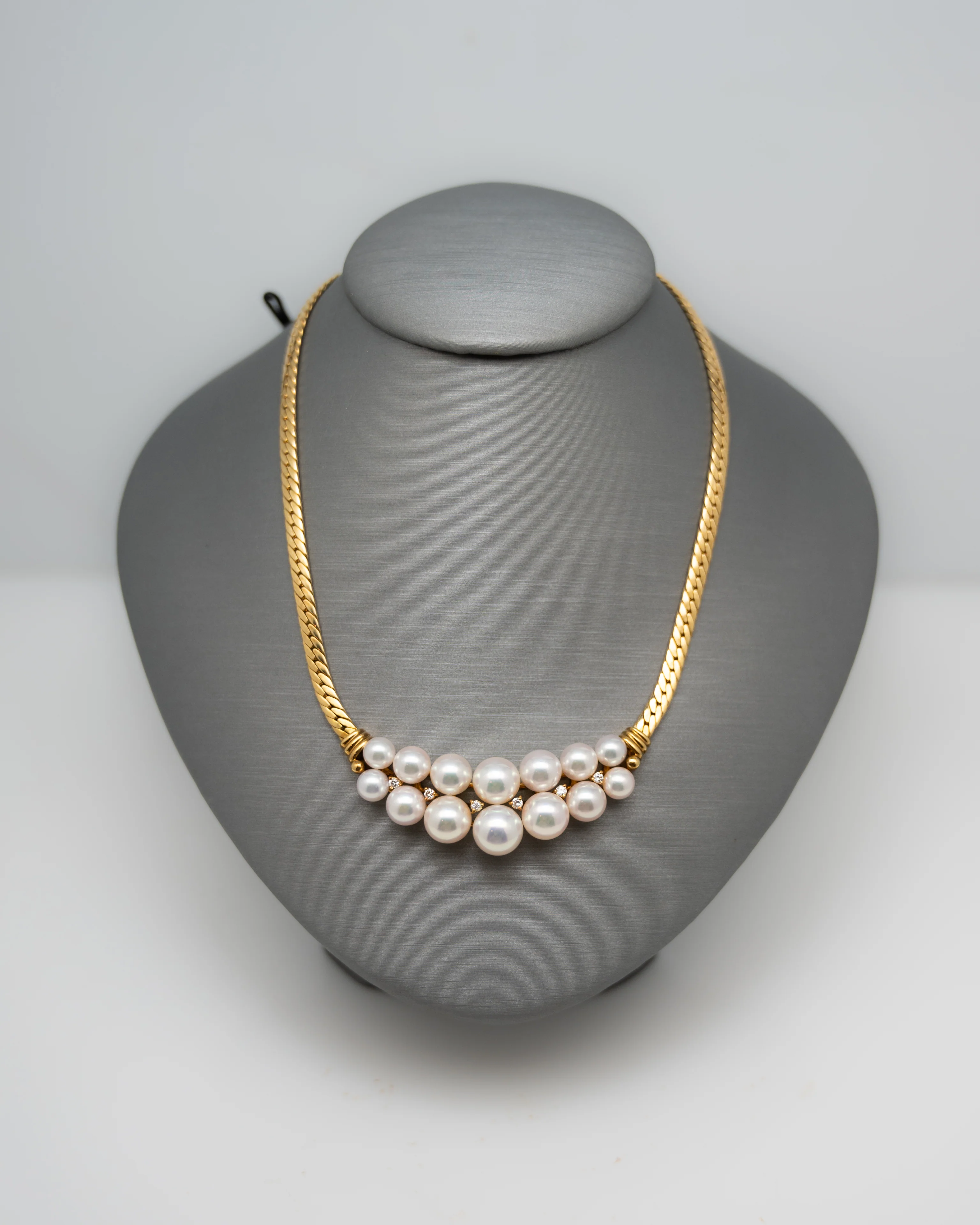 .12 Pearl & Diamond Necklace in 18k Yellow Gold - Image 5