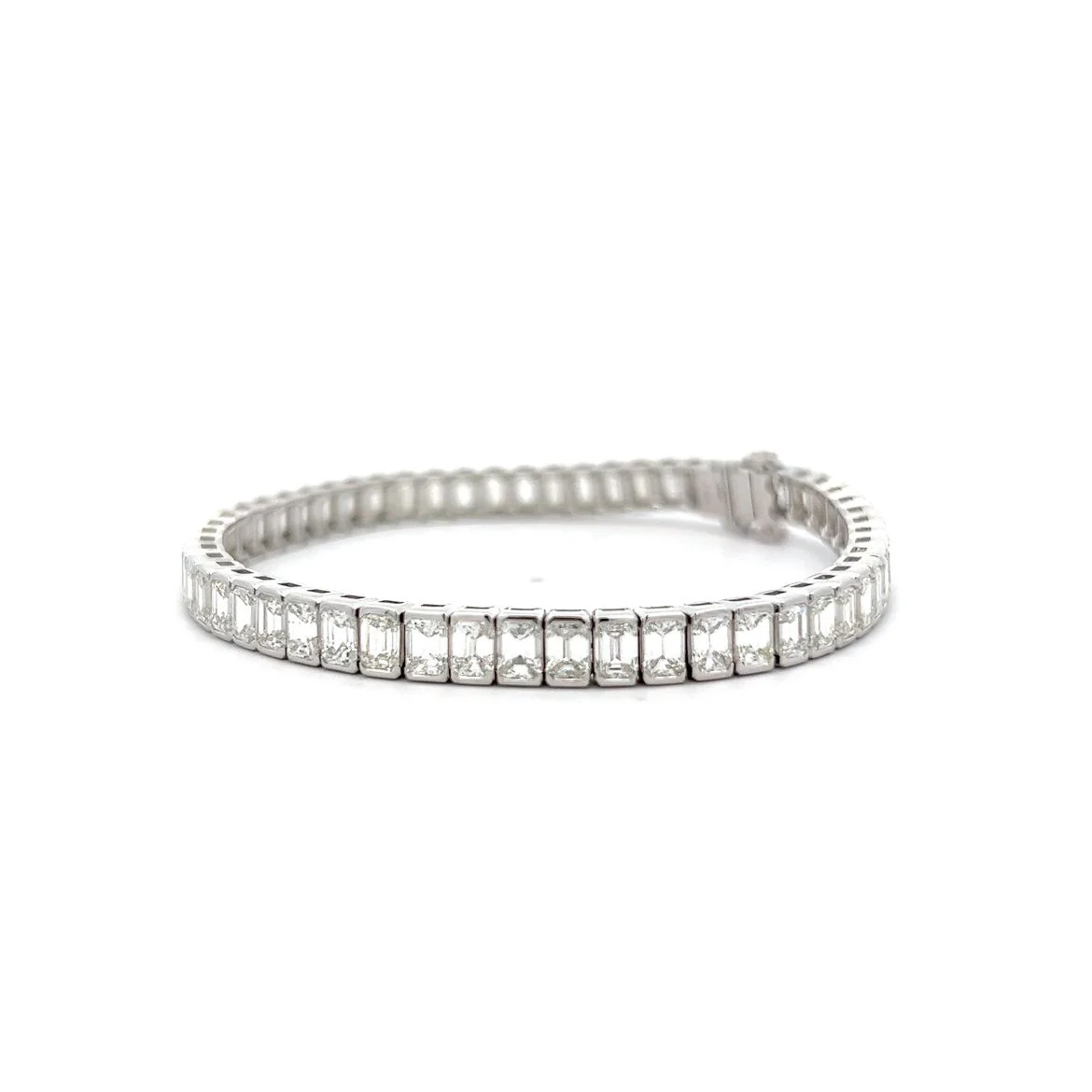 13 Carat Emerald Cut Diamond Tennis Bracelet in Platinum - Image 2