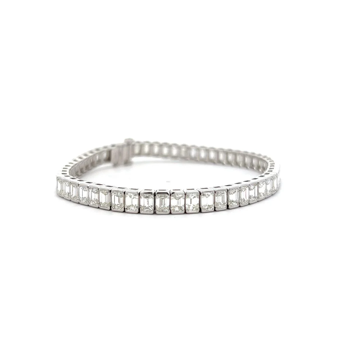 13 Carat Emerald Cut Diamond Tennis Bracelet in Platinum - Image 3