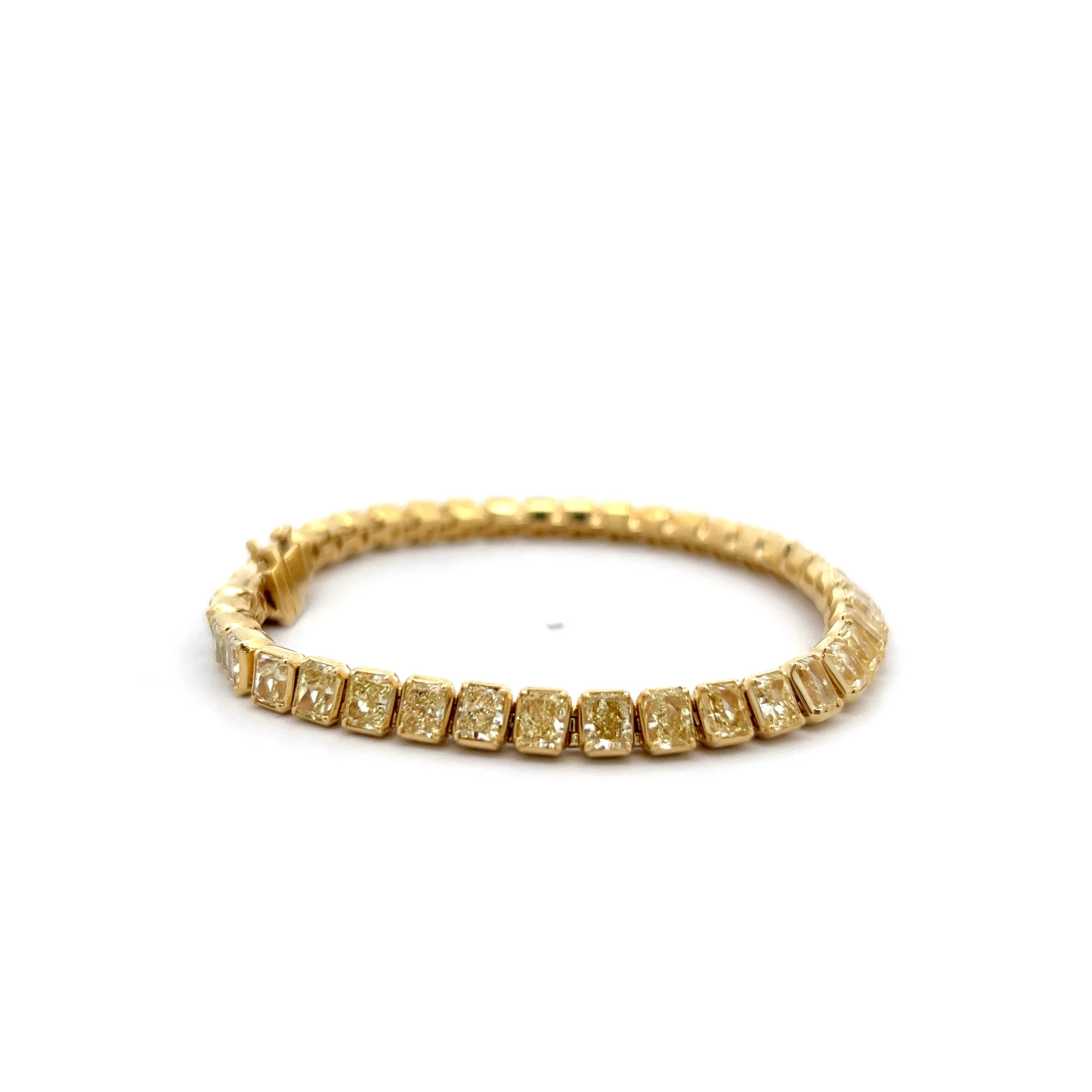 14.21 Radiant Cut Diamond Bracelet in 18k Yellow Gold - Image 3