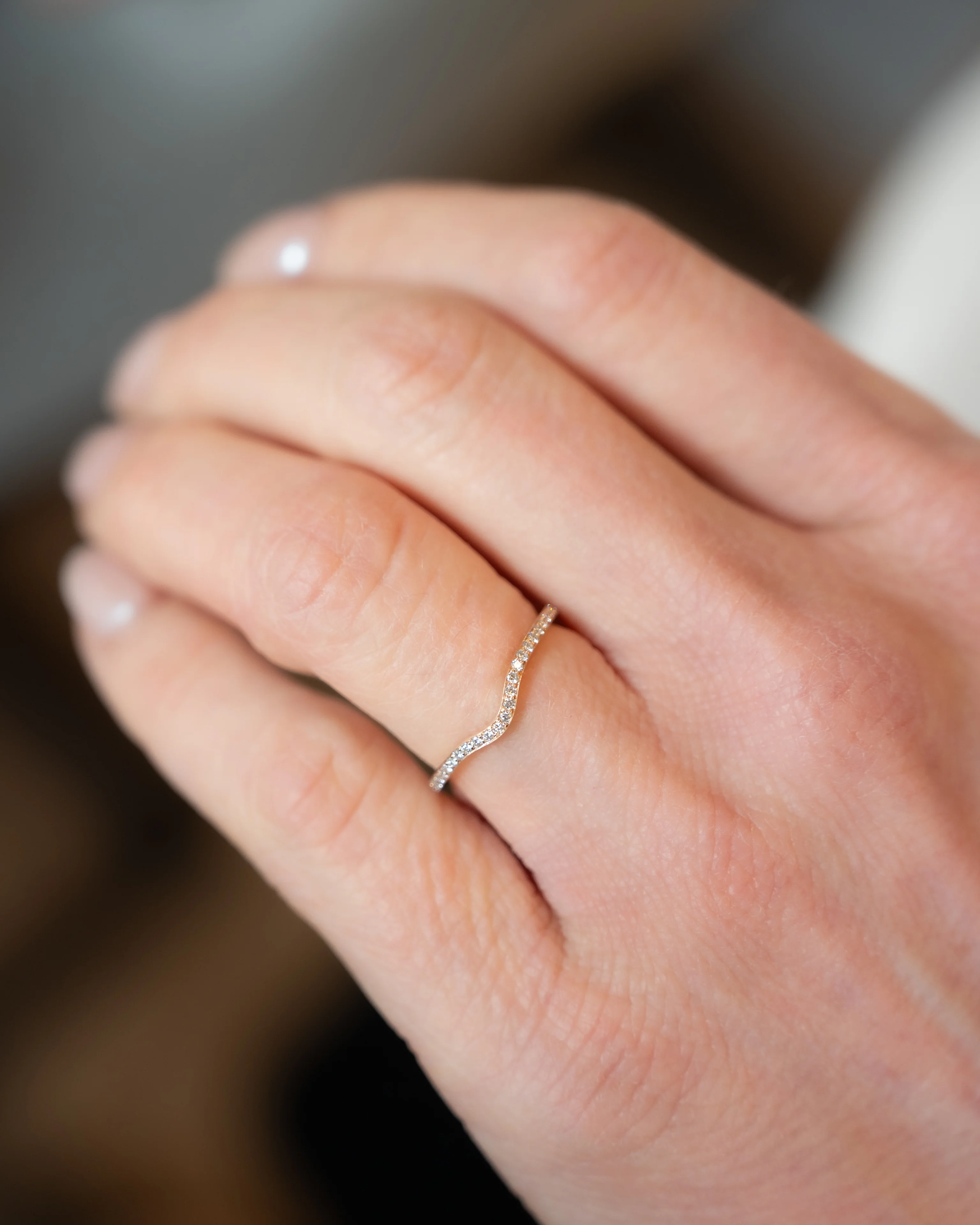 .14 Round Brilliant Diamond Contour Band in 14k - Image 8