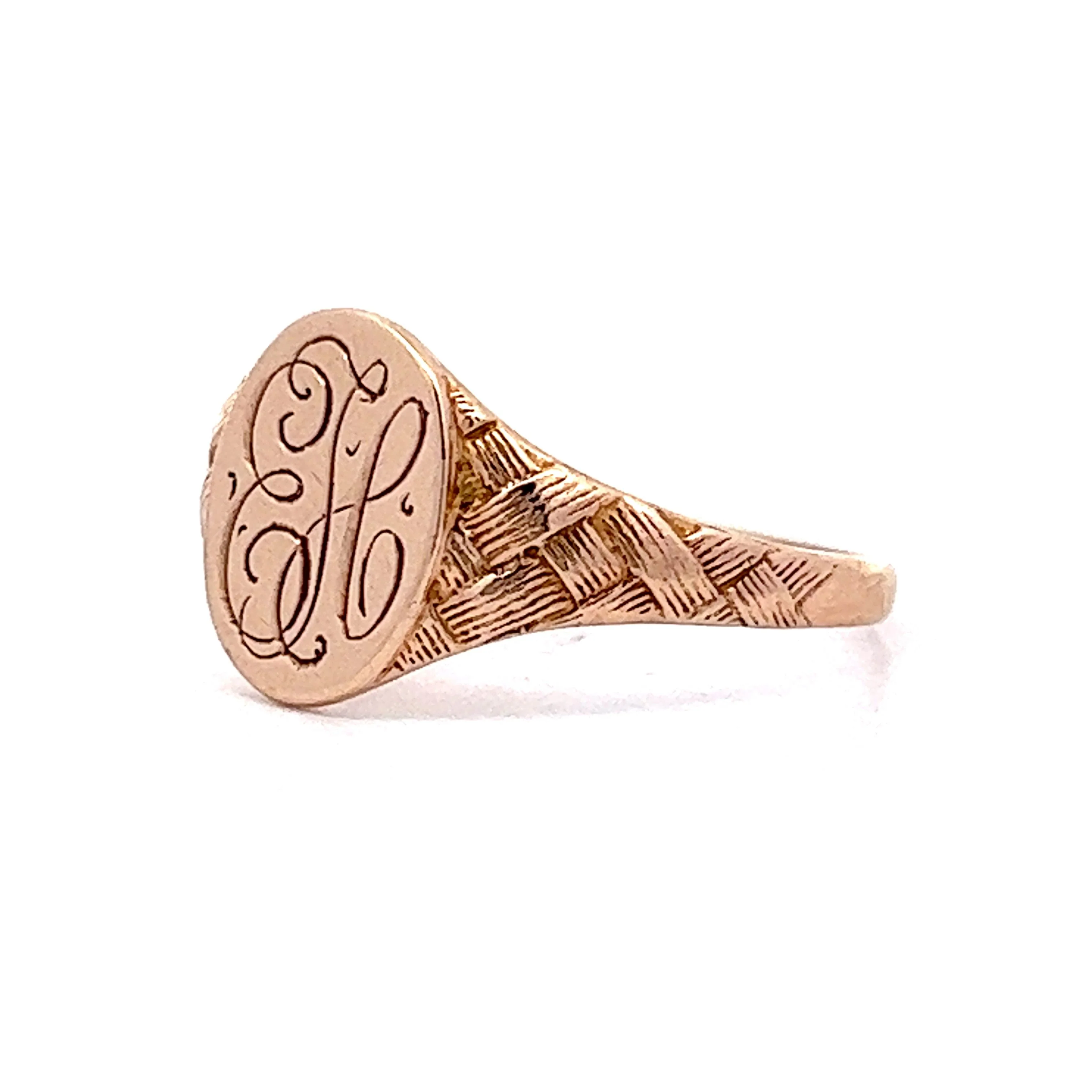 Vintage Victorian Engraved Signet Ring in 14k Yellow Gold - Image 2